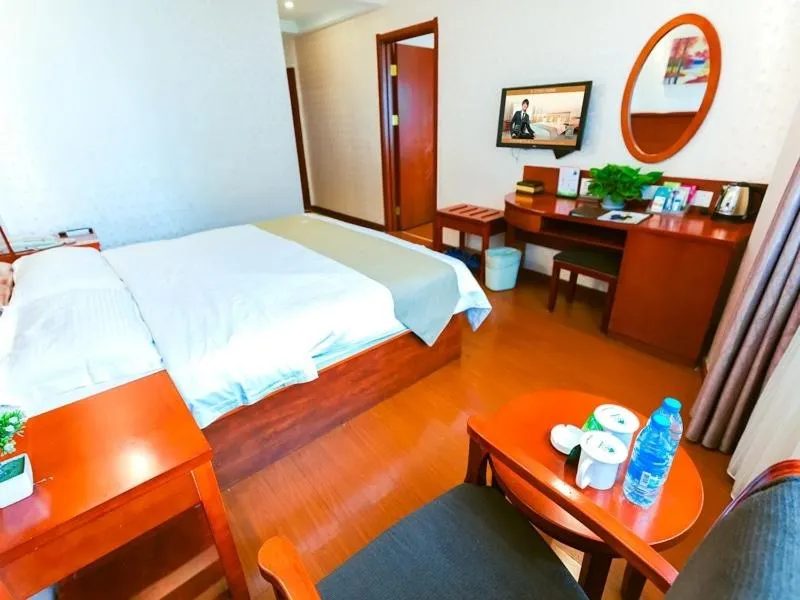Bed in GreenTree Inn Zhejiang Shaoxing Paojiang Industrial Park Tanggong Road Business Hotel