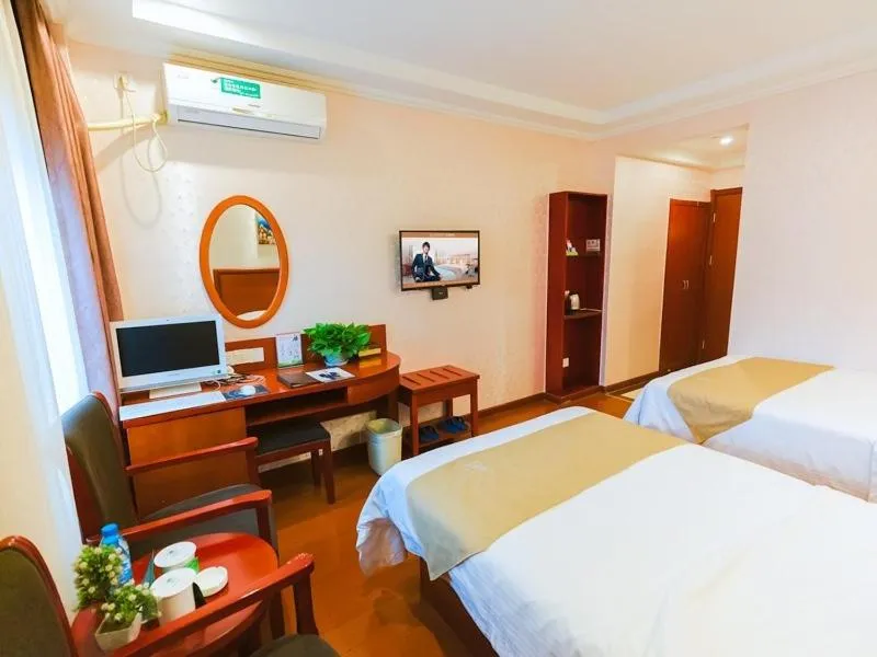 Bed in GreenTree Inn Zhejiang Shaoxing Paojiang Industrial Park Tanggong Road Business Hotel