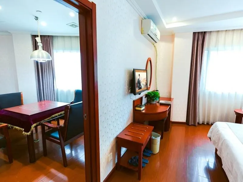 Bed in GreenTree Inn Zhejiang Shaoxing Paojiang Industrial Park Tanggong Road Business Hotel