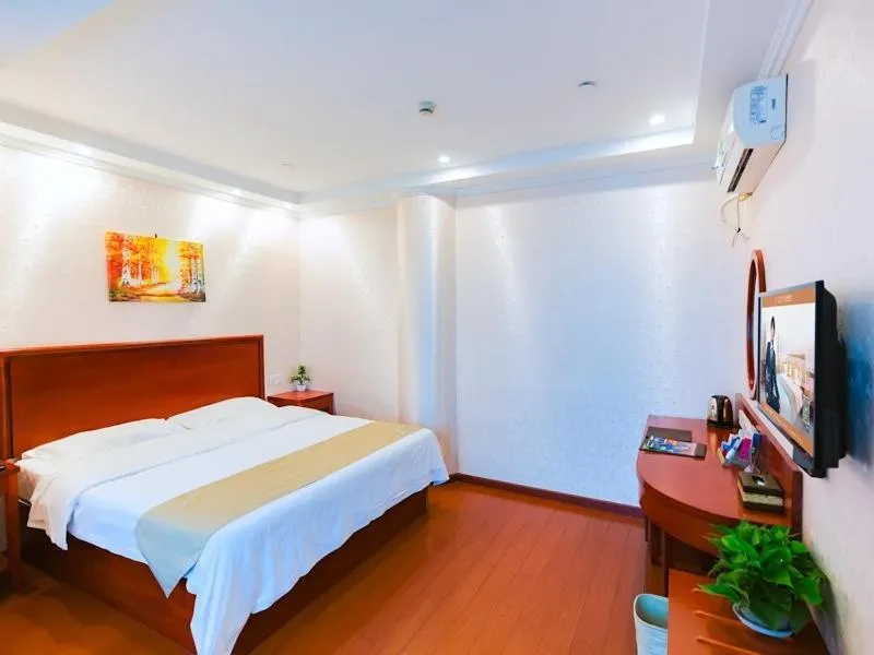 Bed in GreenTree Inn Zhejiang Shaoxing Paojiang Industrial Park Tanggong Road Business Hotel