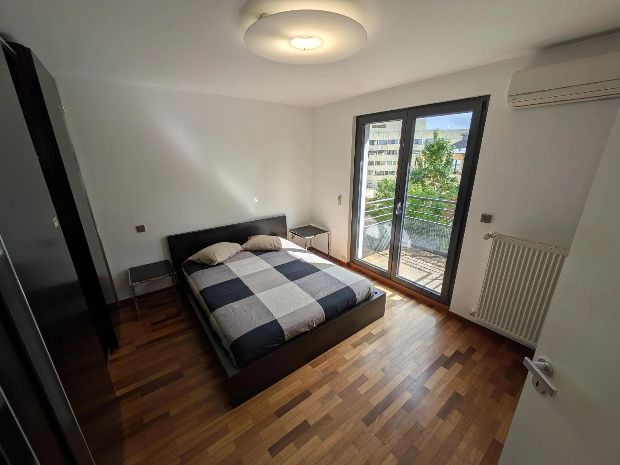 Bed in Topfloor Luxembourg Ville