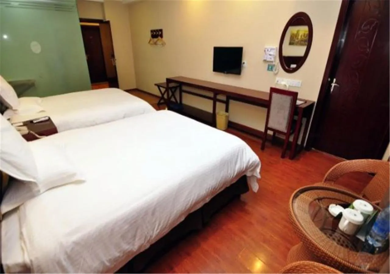 Bed in GreenTree Inn Yunnan Kunming Chenggong University City Shilin Street Express Hotel