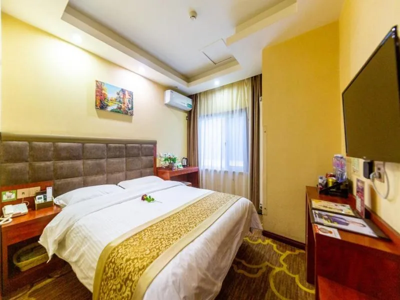 Bed in GreenTree Inn GanSu LanZhou JingNing Road Express Hotel