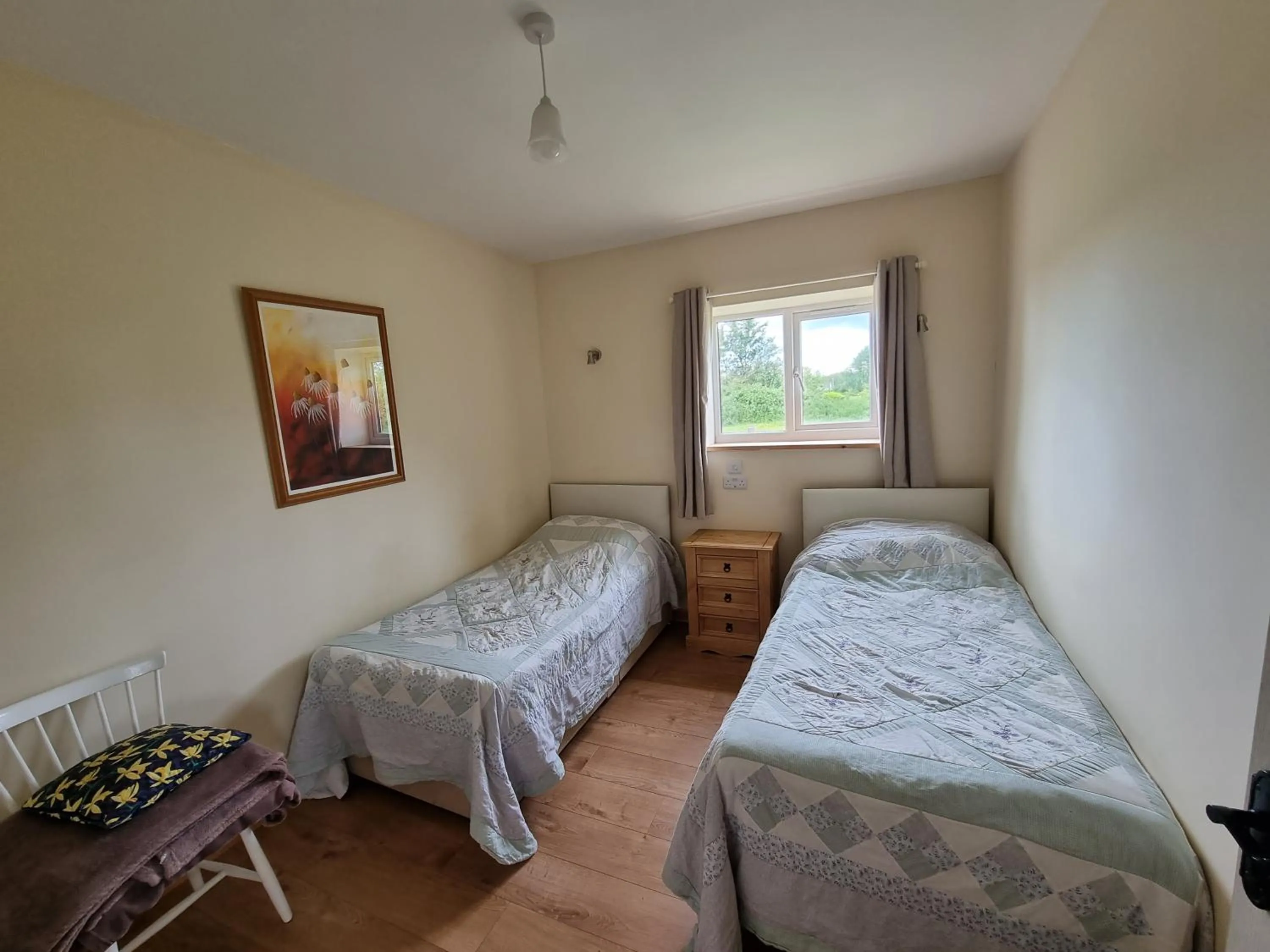 Bedroom, Bed in Burnt House Farm