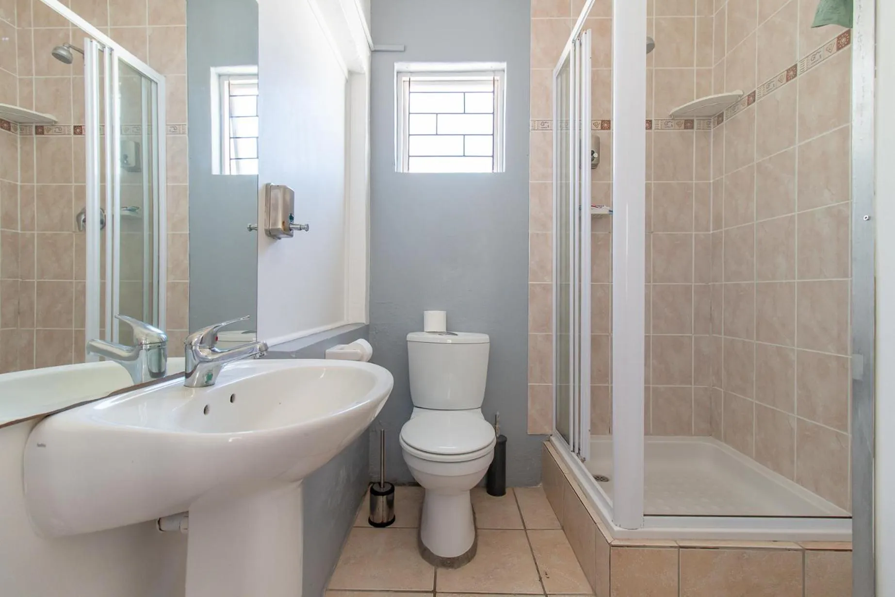 Shower in TwentyFour 17 Inn