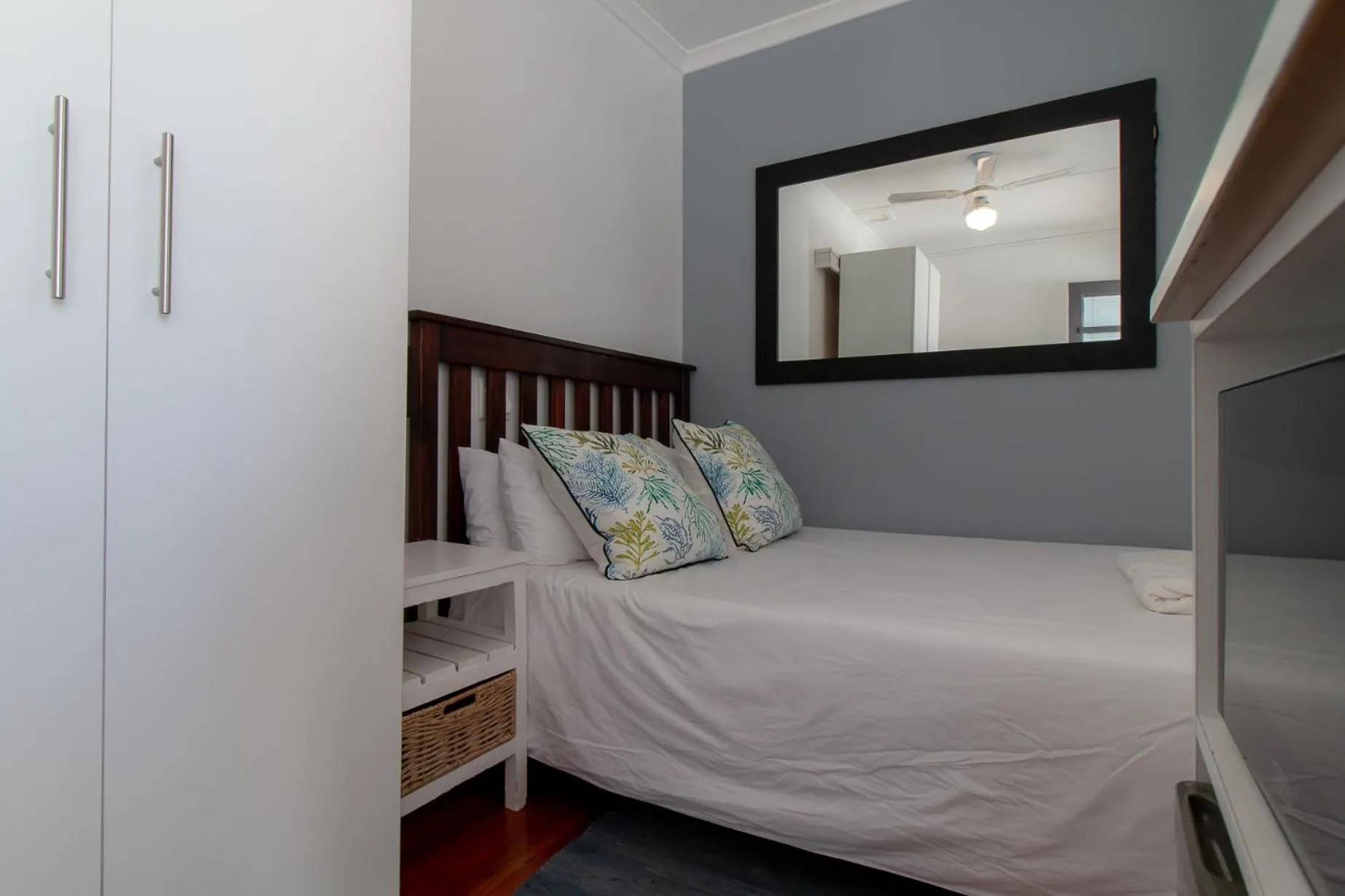 Bed in TwentyFour 17 Inn