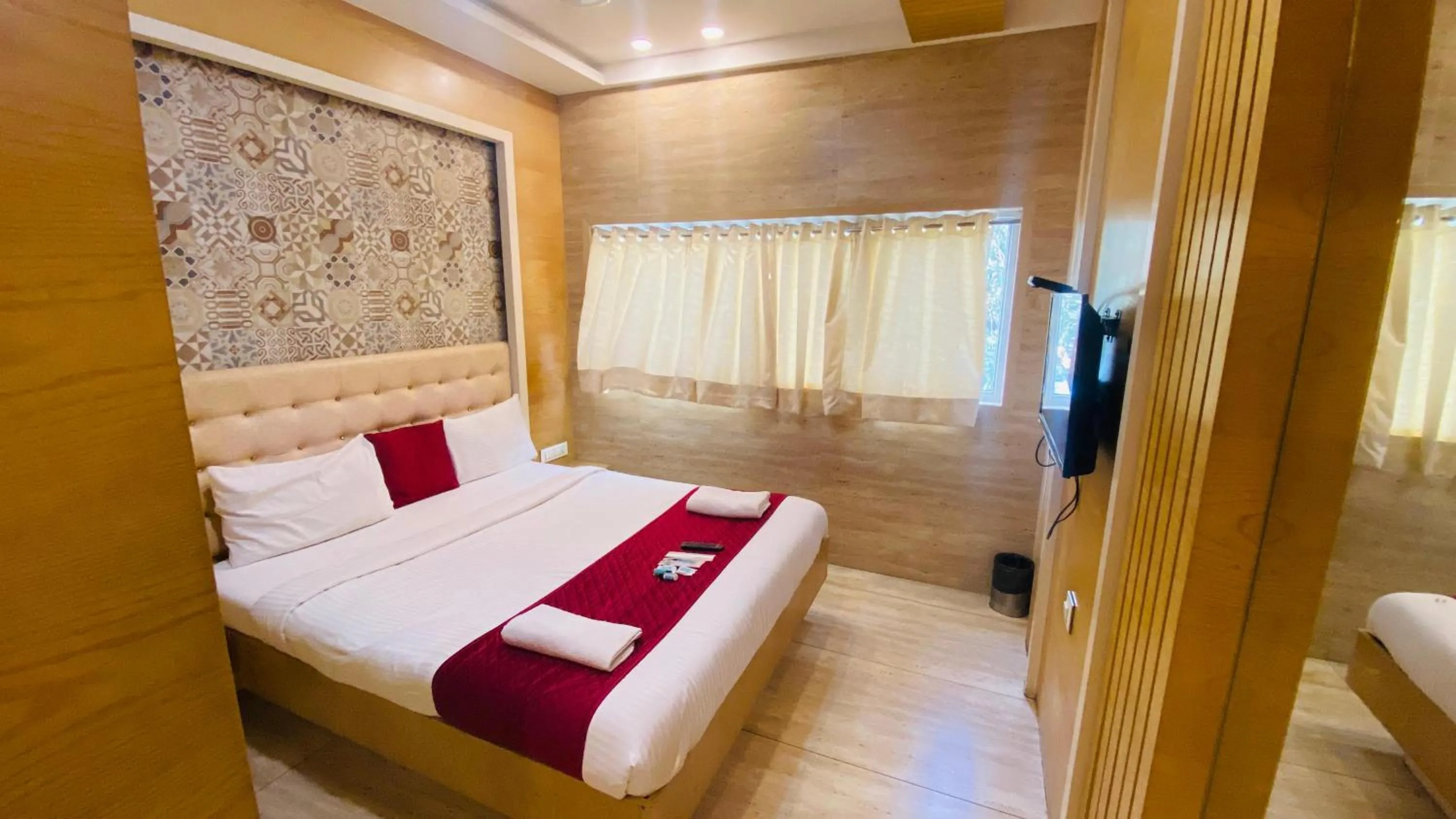 Bed in Hotel Neelkamal