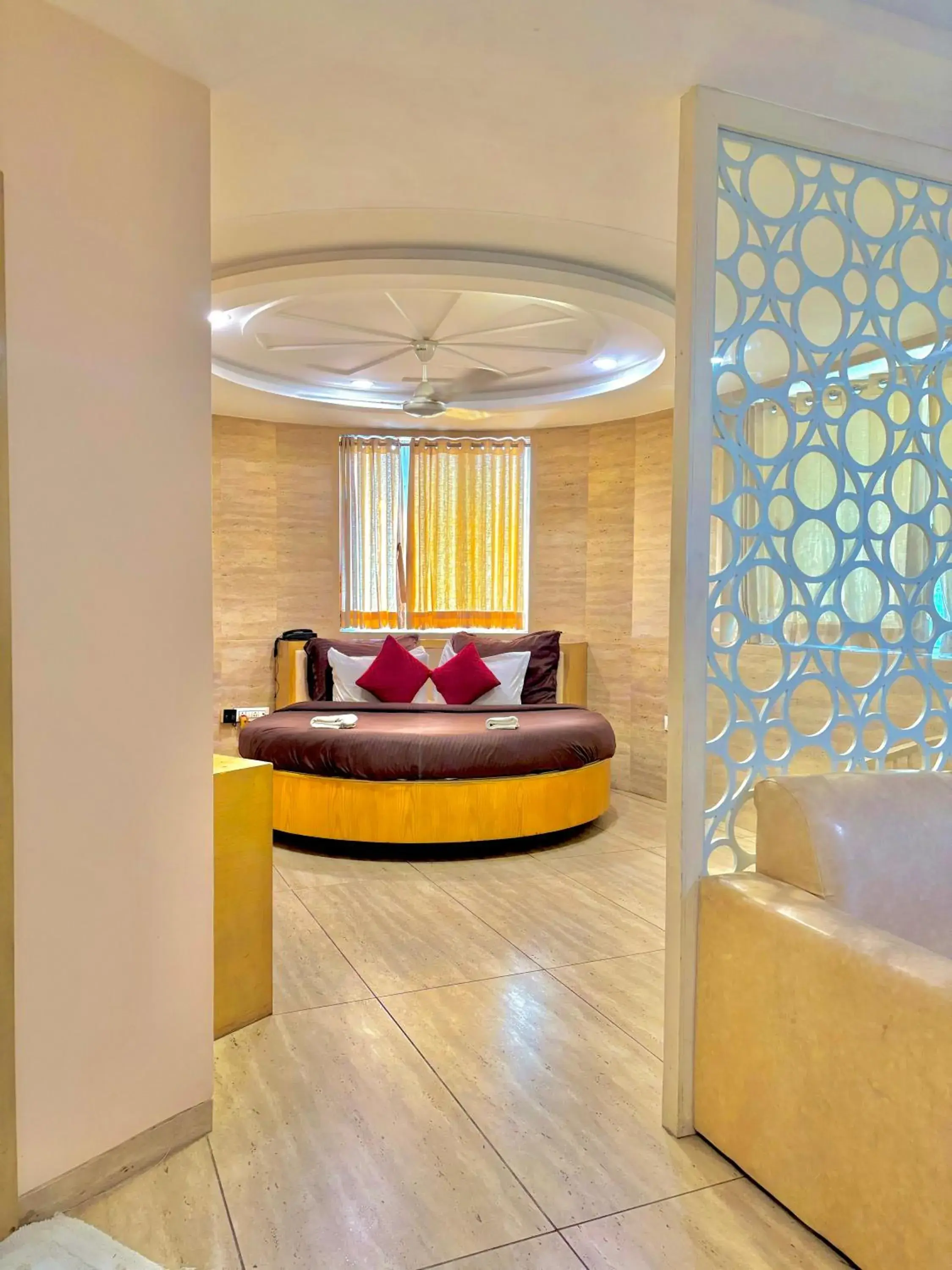 Suite - single occupancy in Hotel Neelkamal Suite - single occupancy in Hotel Neelkamal