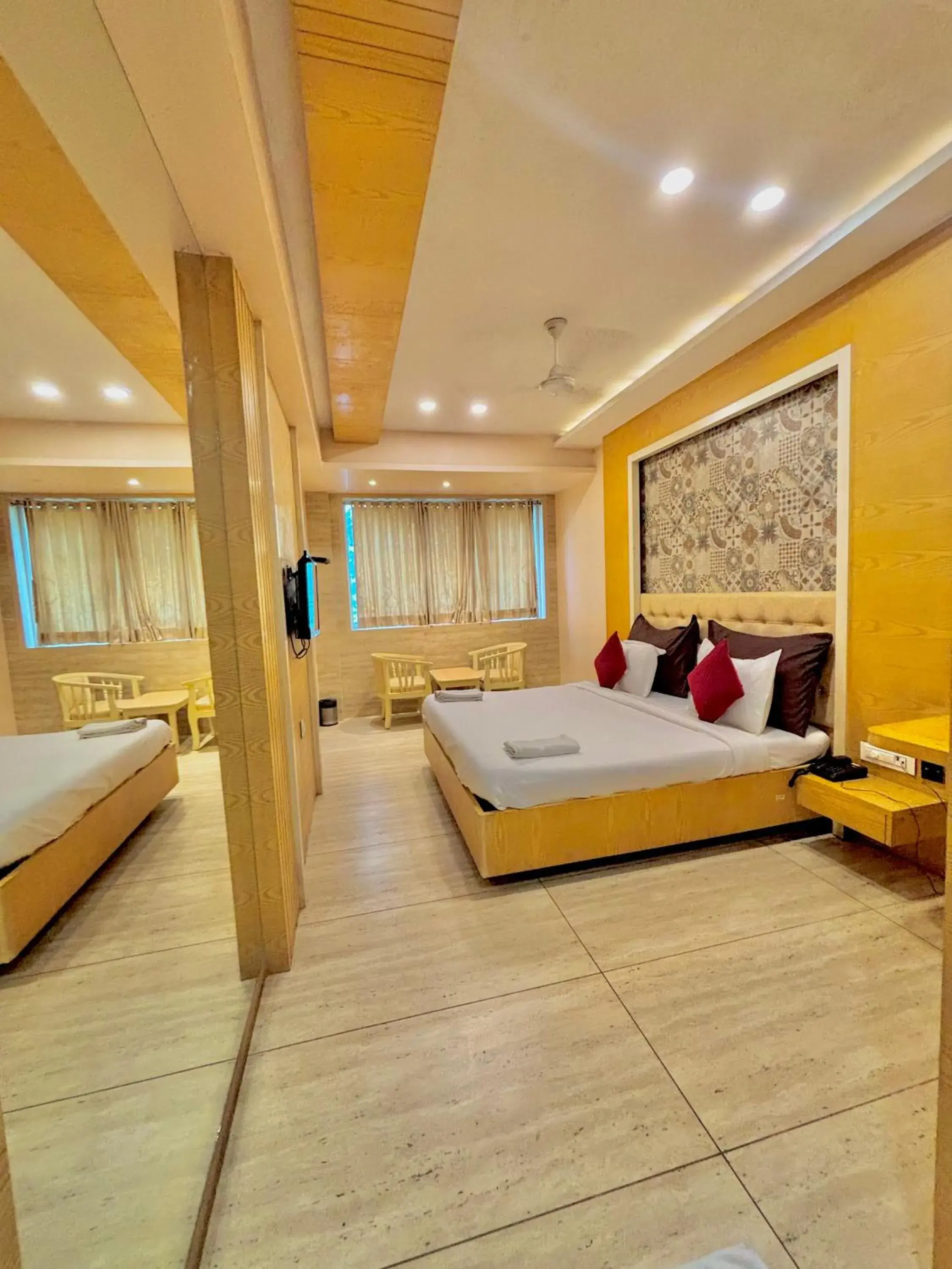 Deluxe King Room - single occupancy in Hotel Neelkamal Deluxe King Room - single occupancy in Hotel Neelkamal