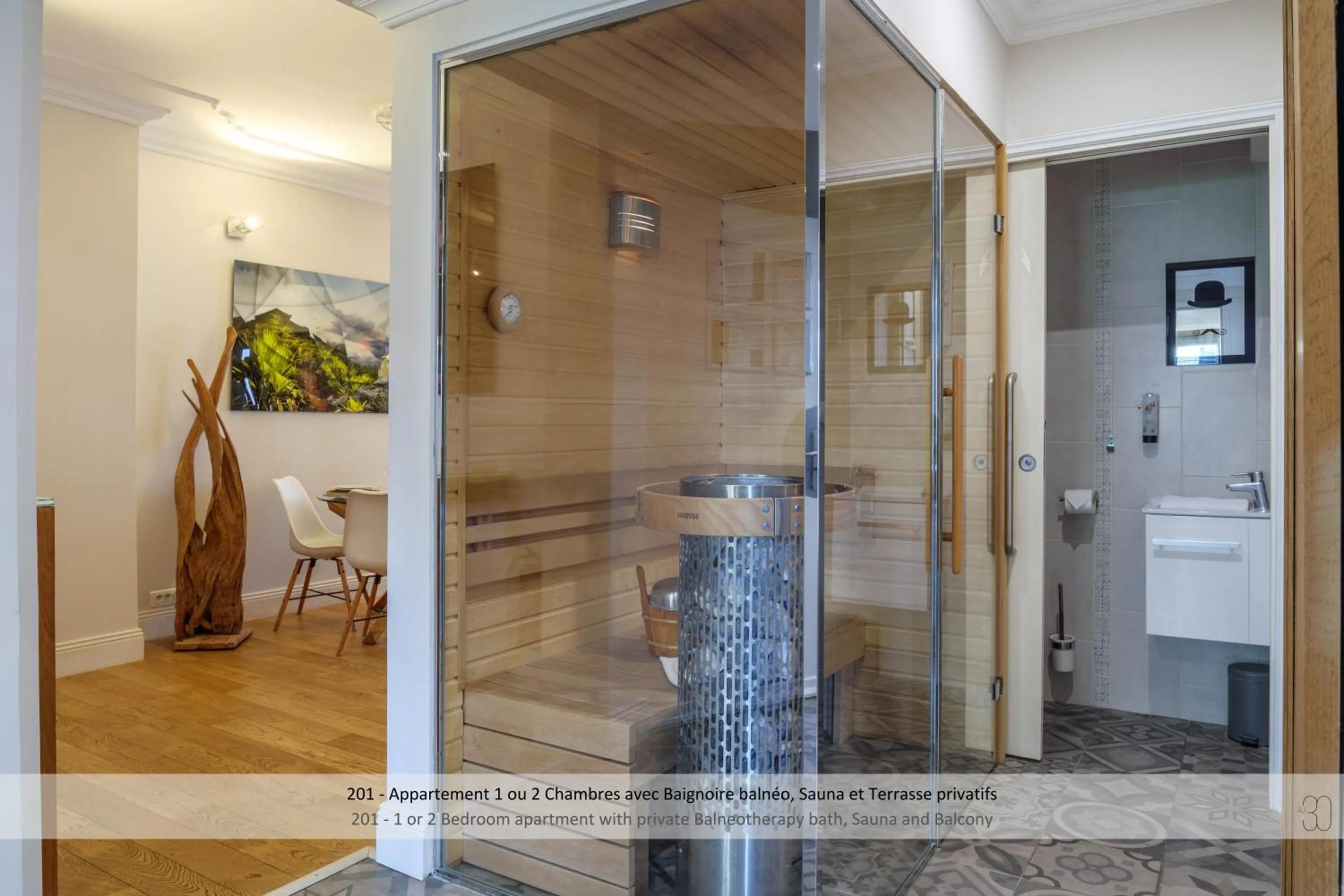 Toilet in Au 30 Lille Centre Grand Palais