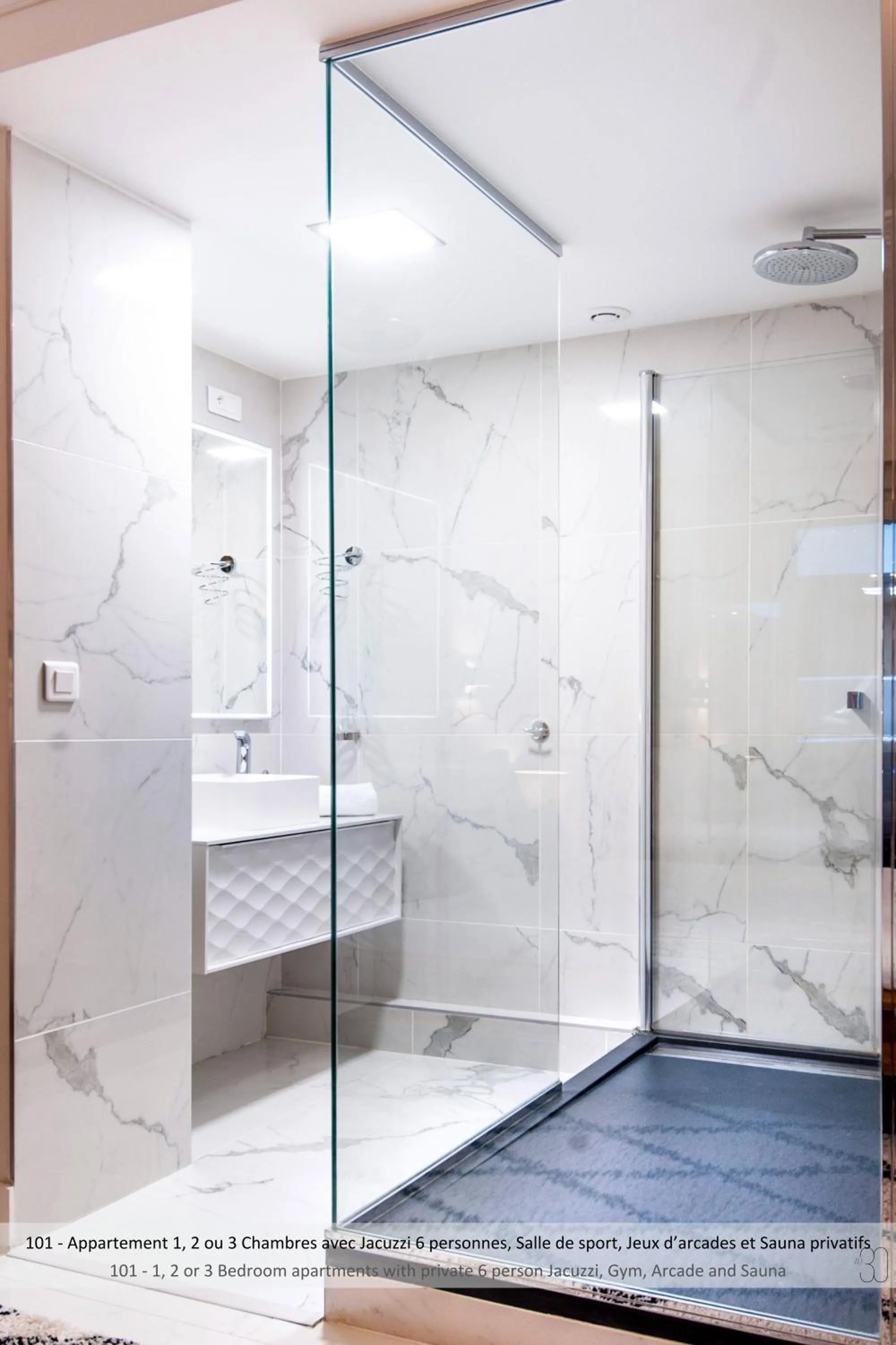 Shower in Au 30 Lille Centre Grand Palais