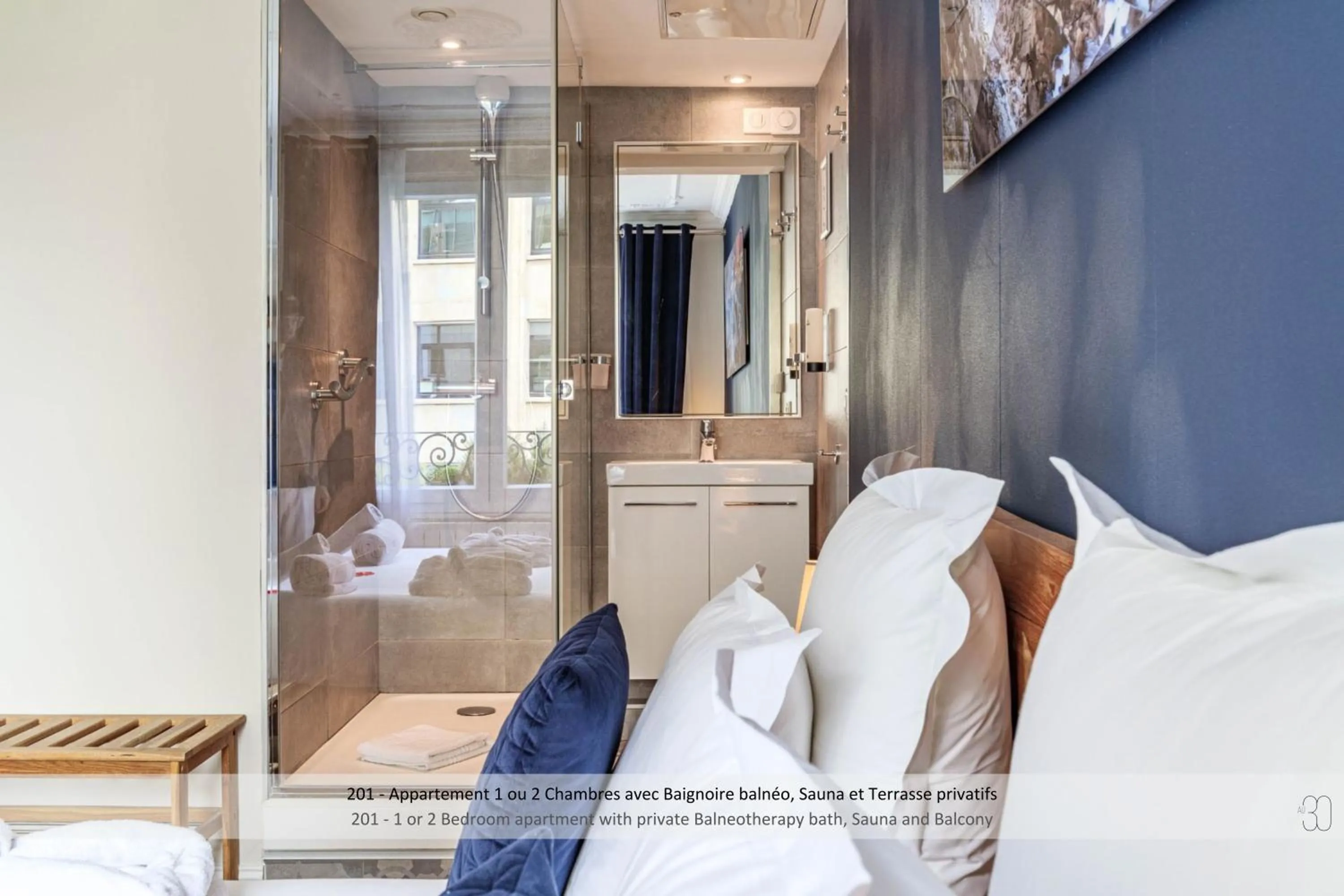 Shower in Au 30 Lille Centre Grand Palais