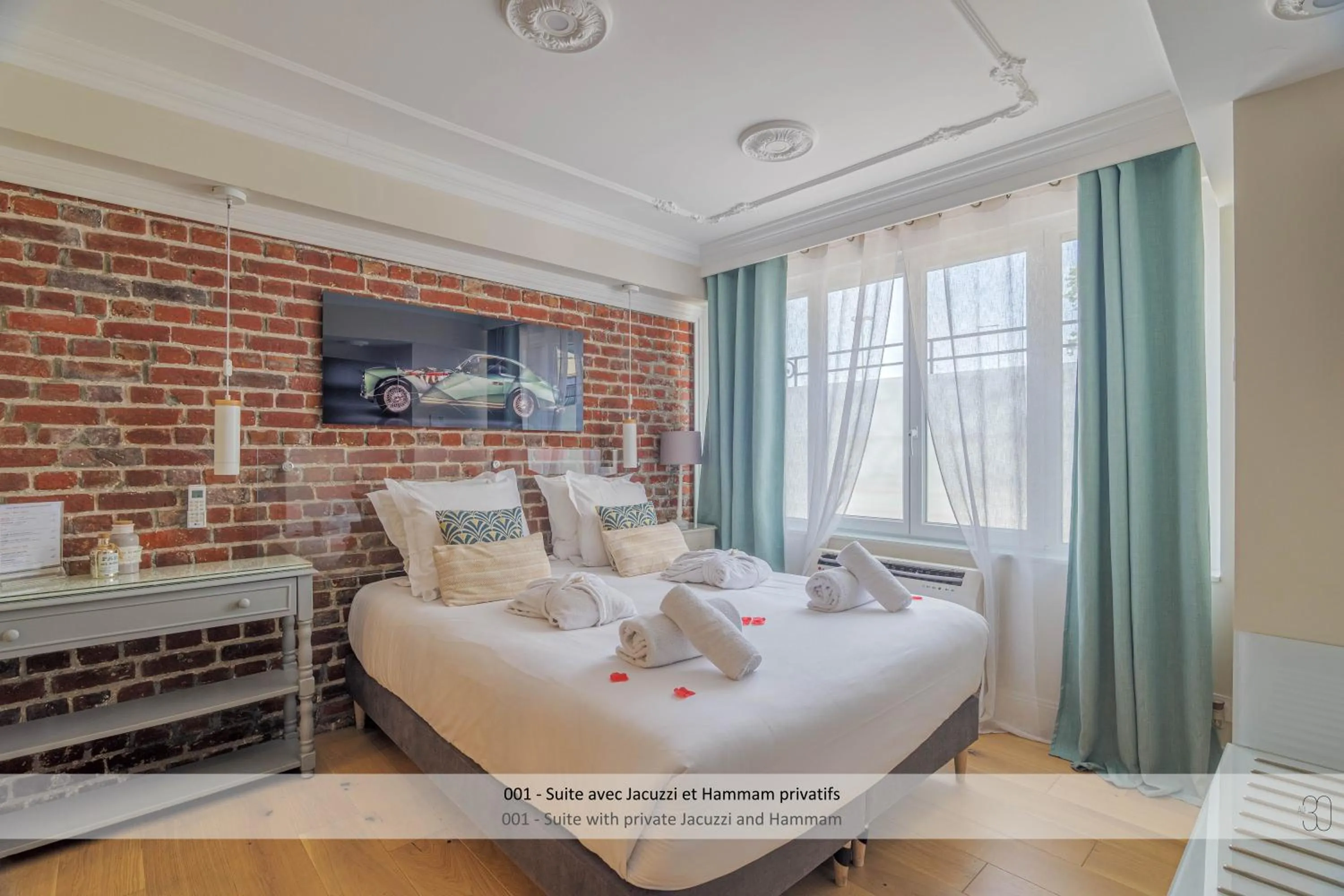 Bedroom, Bed in Au 30 Lille Centre Grand Palais