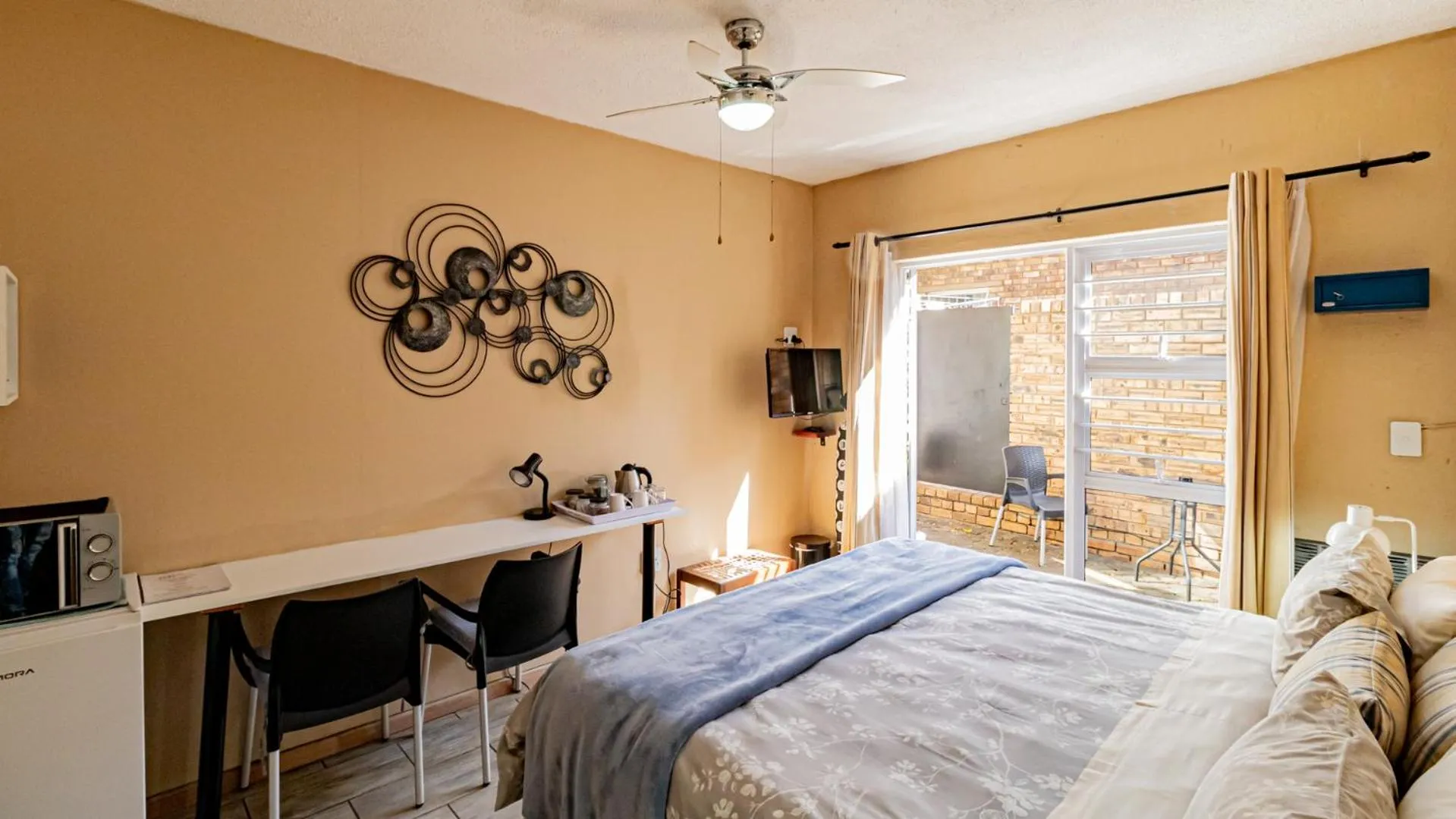 Bedroom, Bed in B&B on 8th Avenue