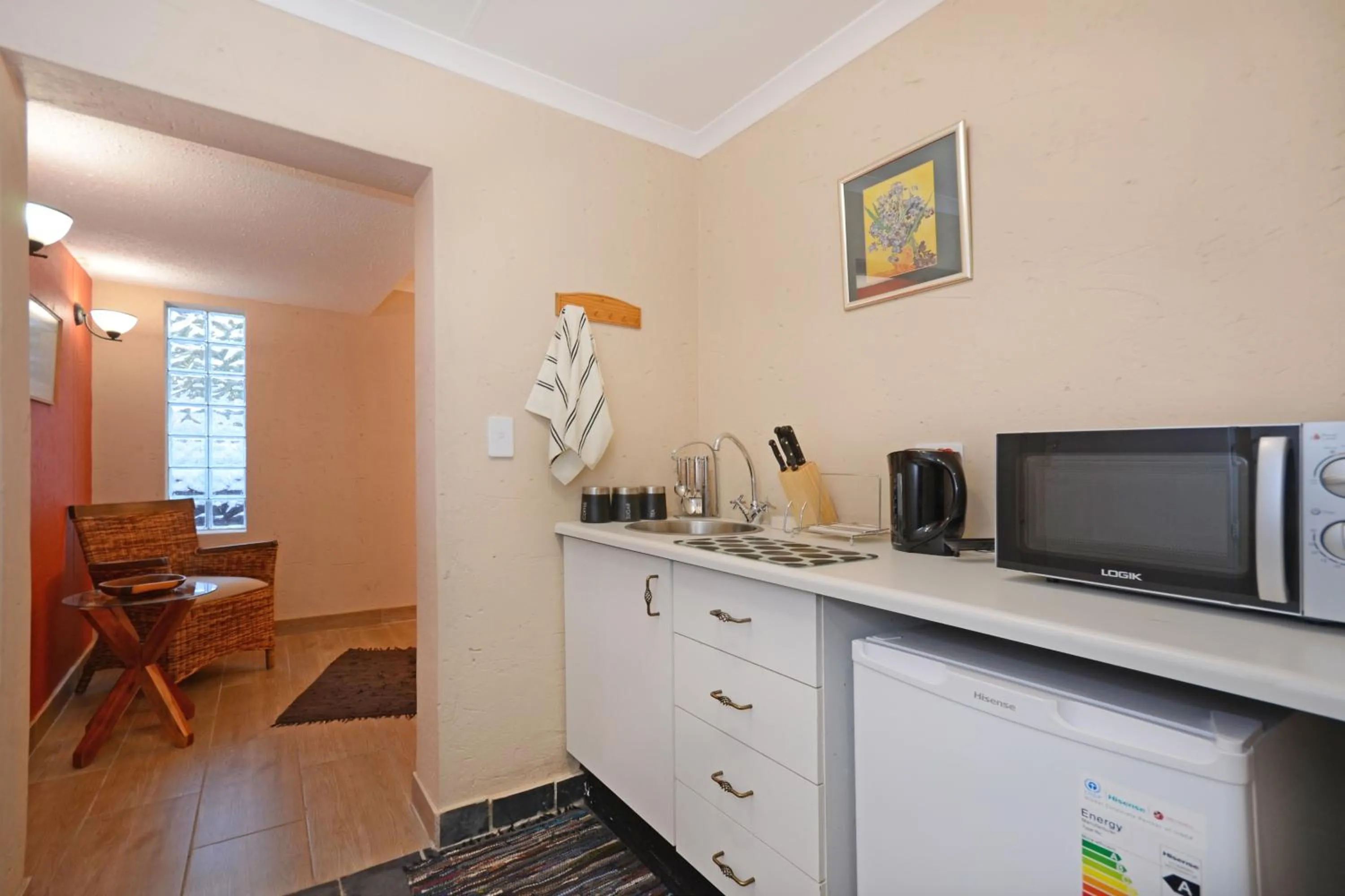 Communal kitchen in B&B on 8th Avenue