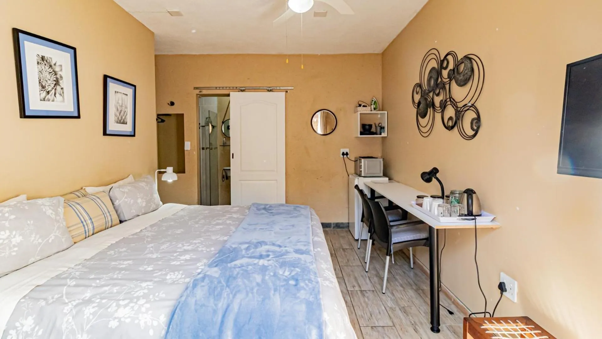 Bedroom, Bed in B&B on 8th Avenue