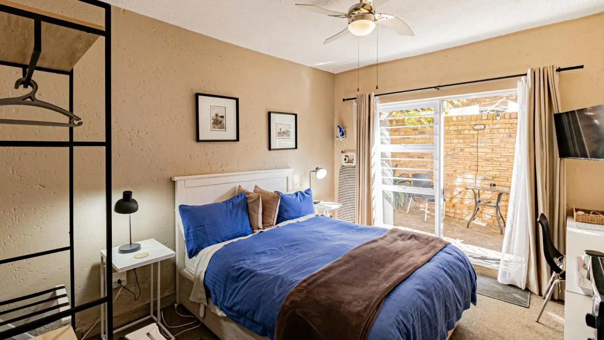 Double Room - single occupancy in B&B on 8th Avenue Double Room - single occupancy in B&B on 8th Avenue