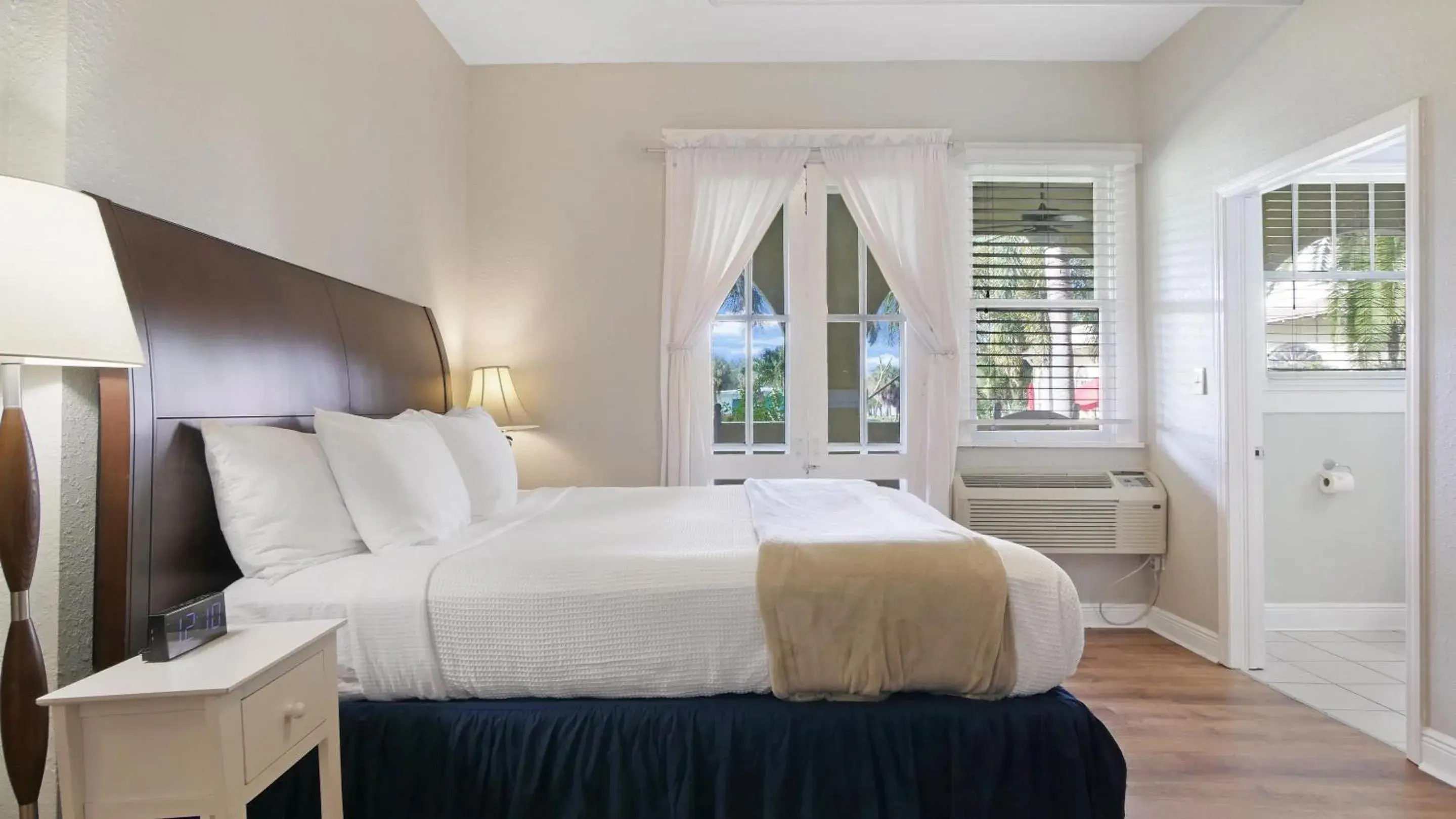 Quadruple Room with Terrace and Garden View in Crystal Bay Historic Hotel Quadruple Room with Terrace and Garden View in Crystal Bay Historic Hotel