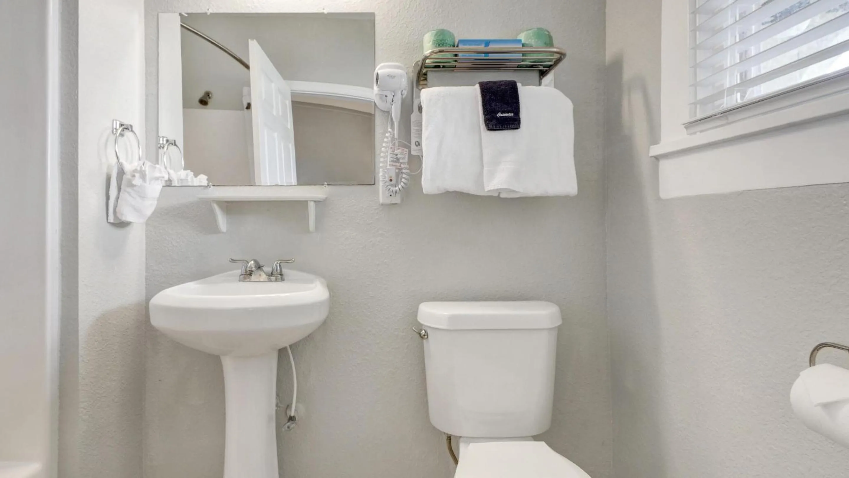 Bathroom in Crystal Bay Historic Hotel