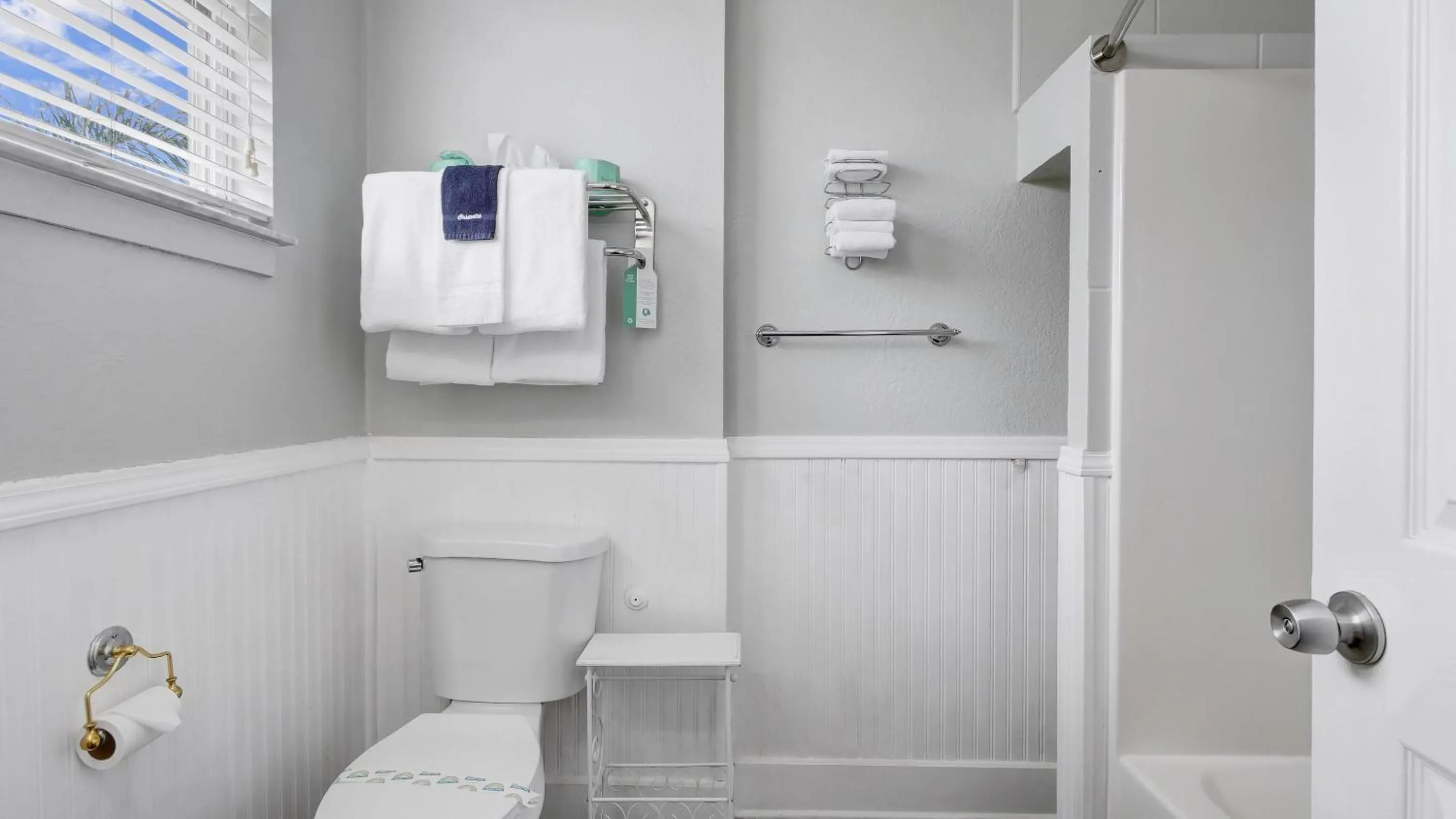 Bathroom in Crystal Bay Historic Hotel