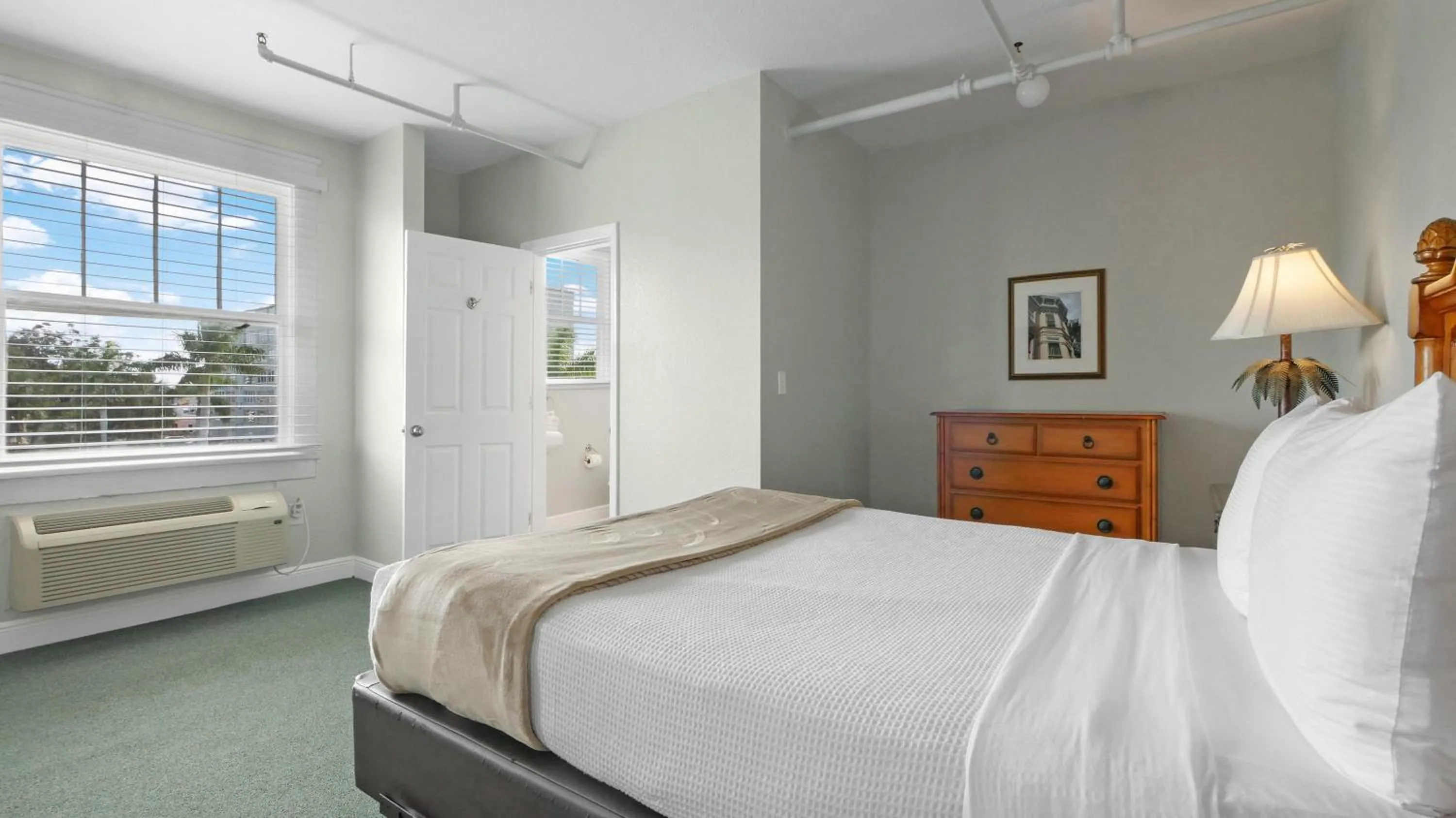 Photo of the whole room, Bed in Crystal Bay Historic Hotel