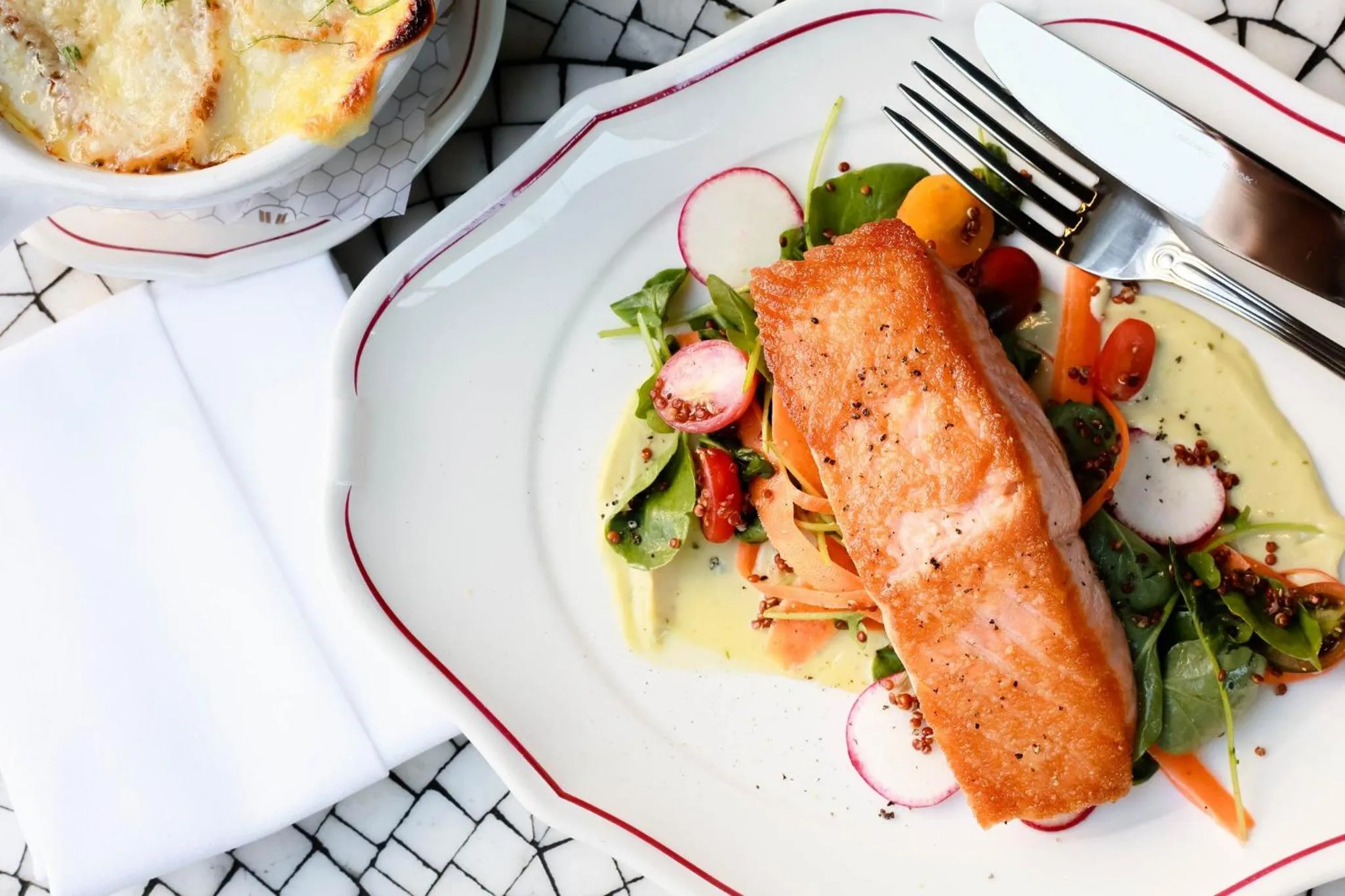 Restaurant/places to eat in Kimpton Cardinal Hotel by IHG