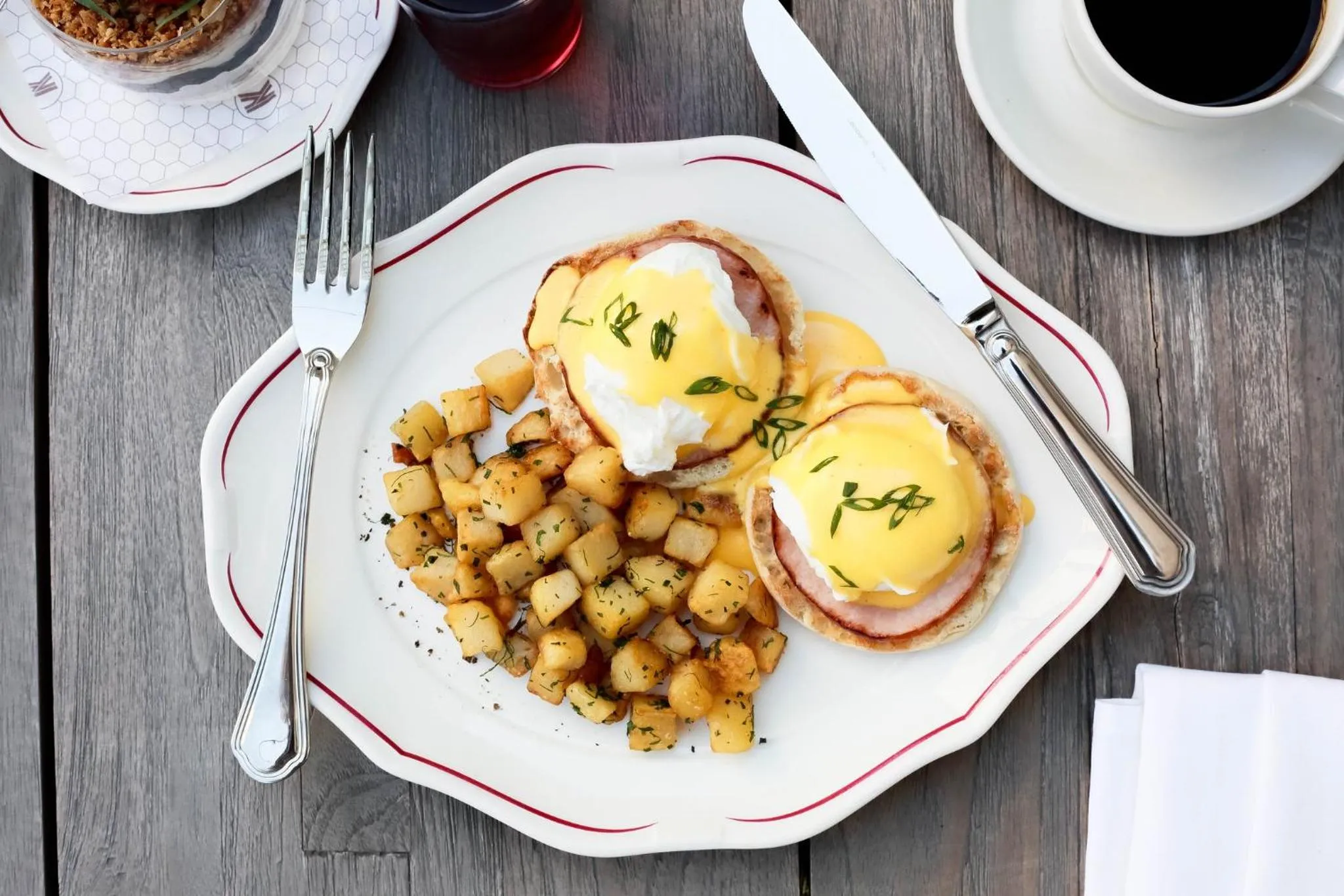 Restaurant/places to eat in Kimpton Cardinal Hotel by IHG