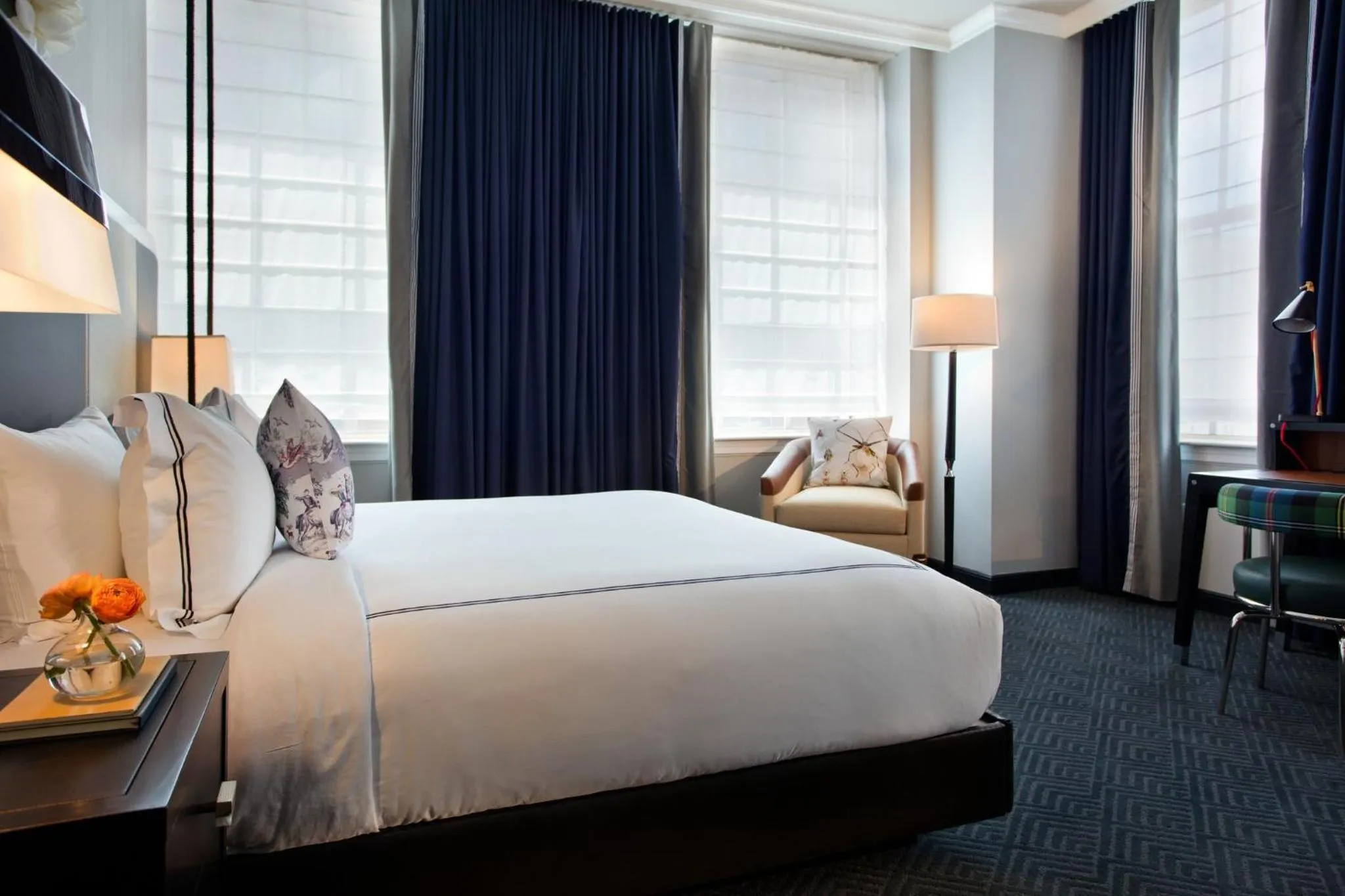 Photo of the whole room, Bed in Kimpton Cardinal Hotel by IHG