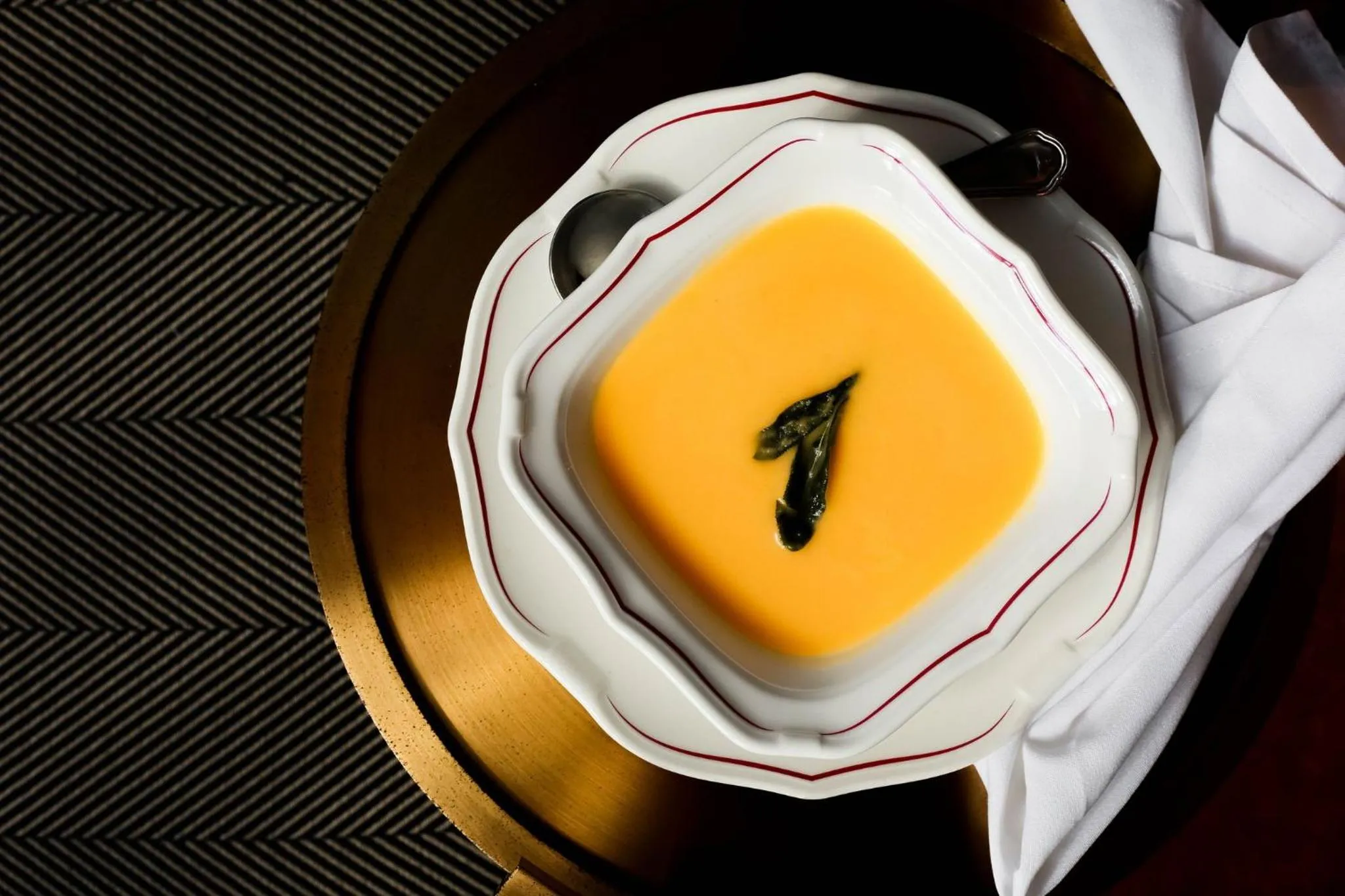 Restaurant/places to eat in Kimpton Cardinal Hotel by IHG