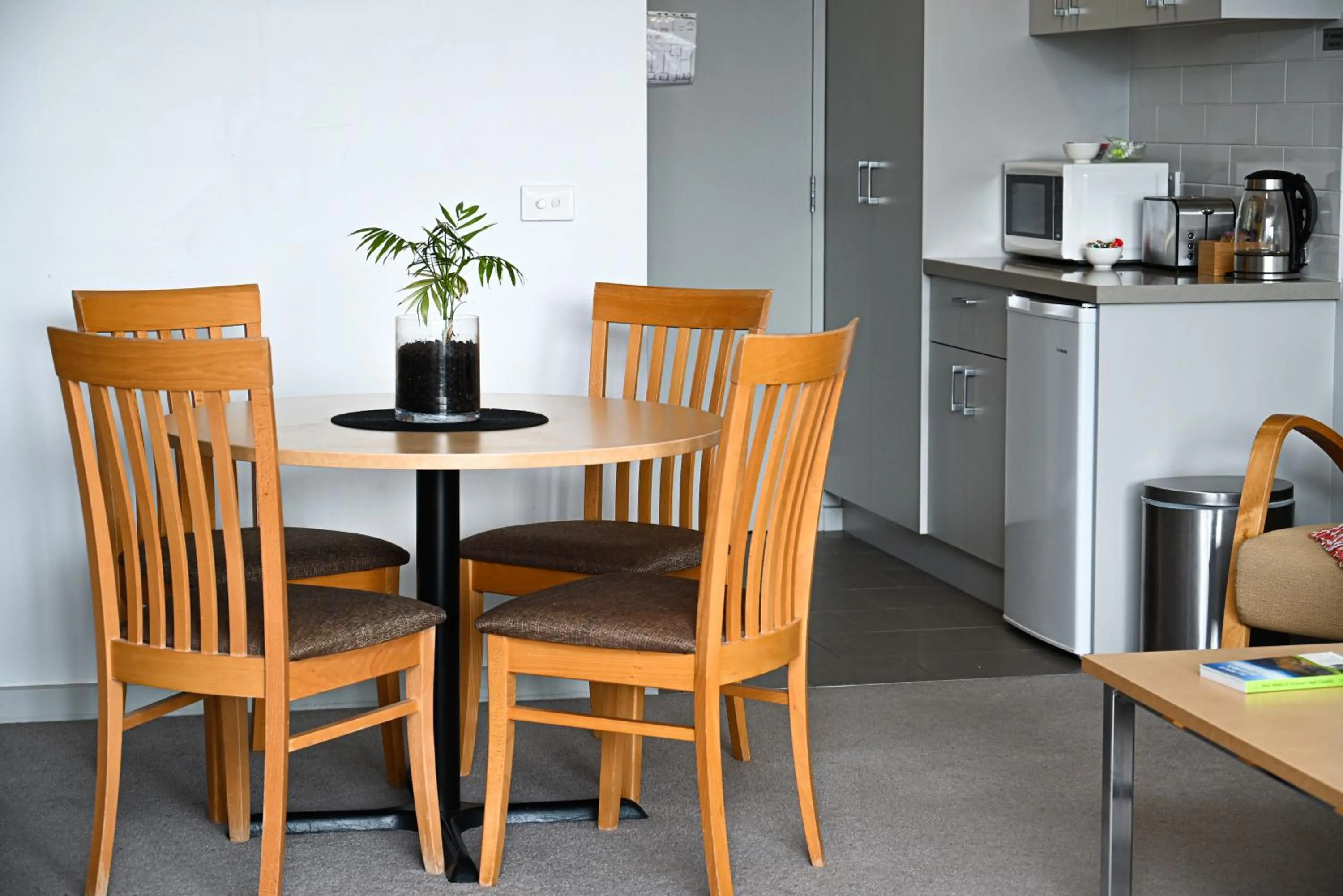 Coffee/tea facilities in Mansfield Apartments