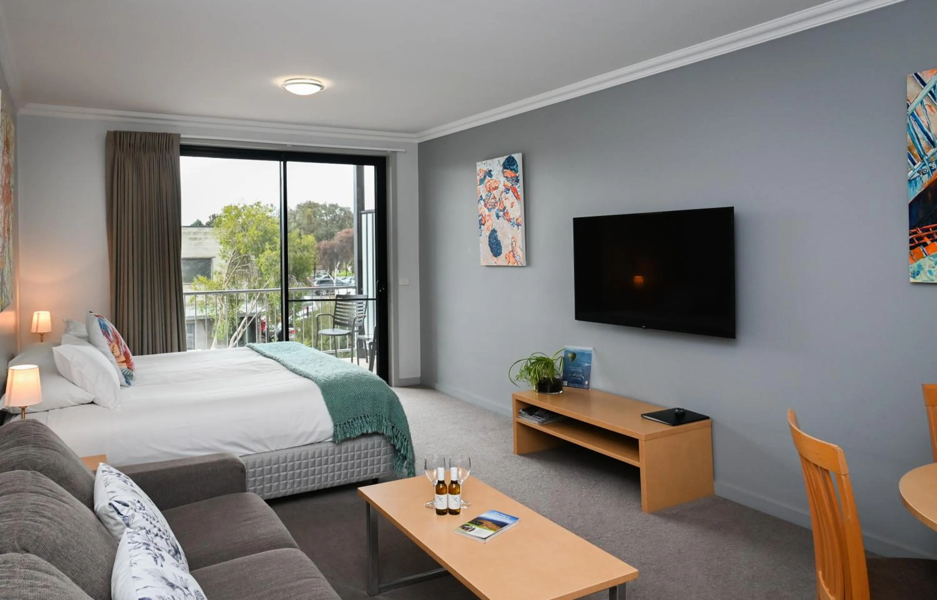 Bed in Mansfield Apartments