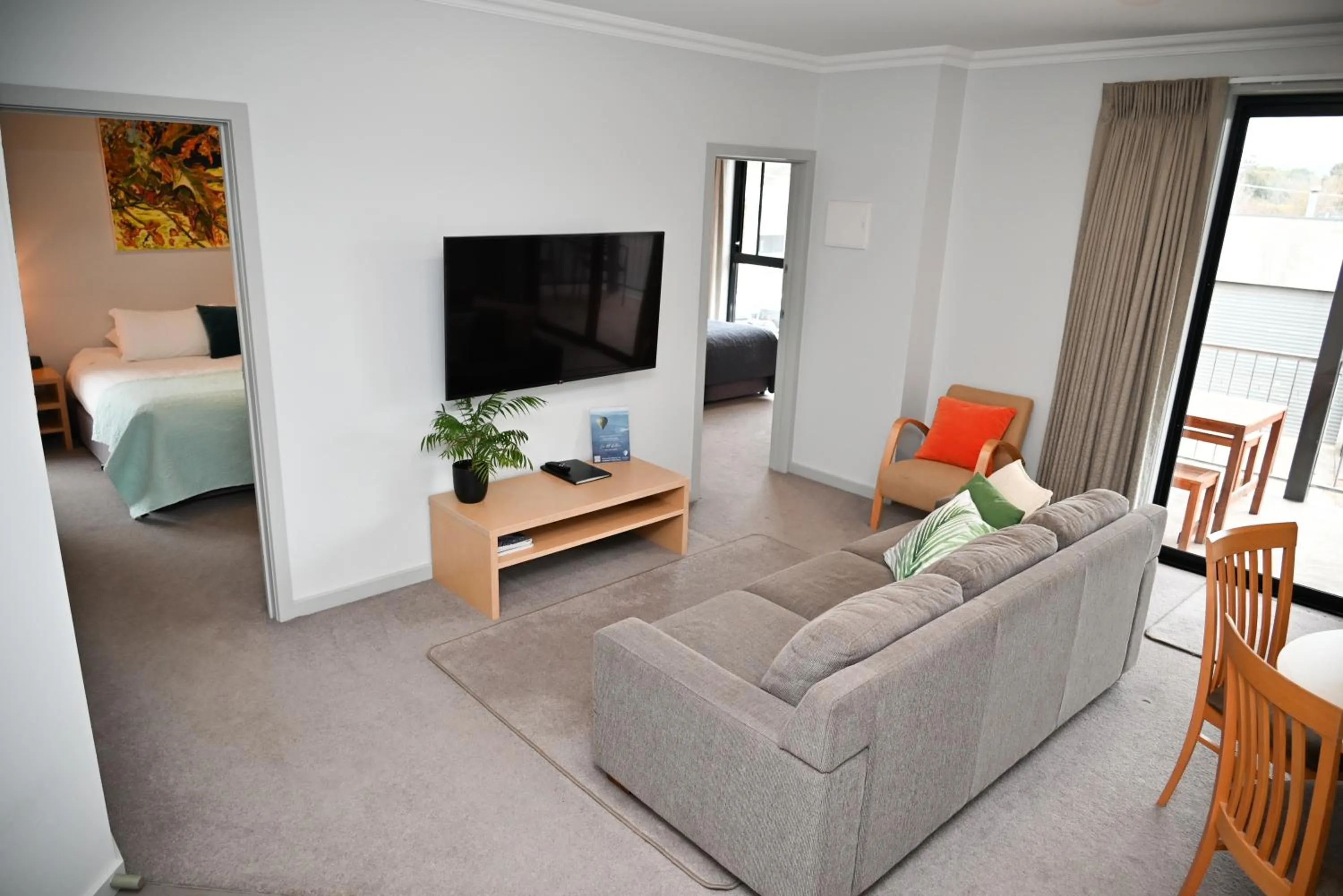 TV and multimedia in Mansfield Apartments