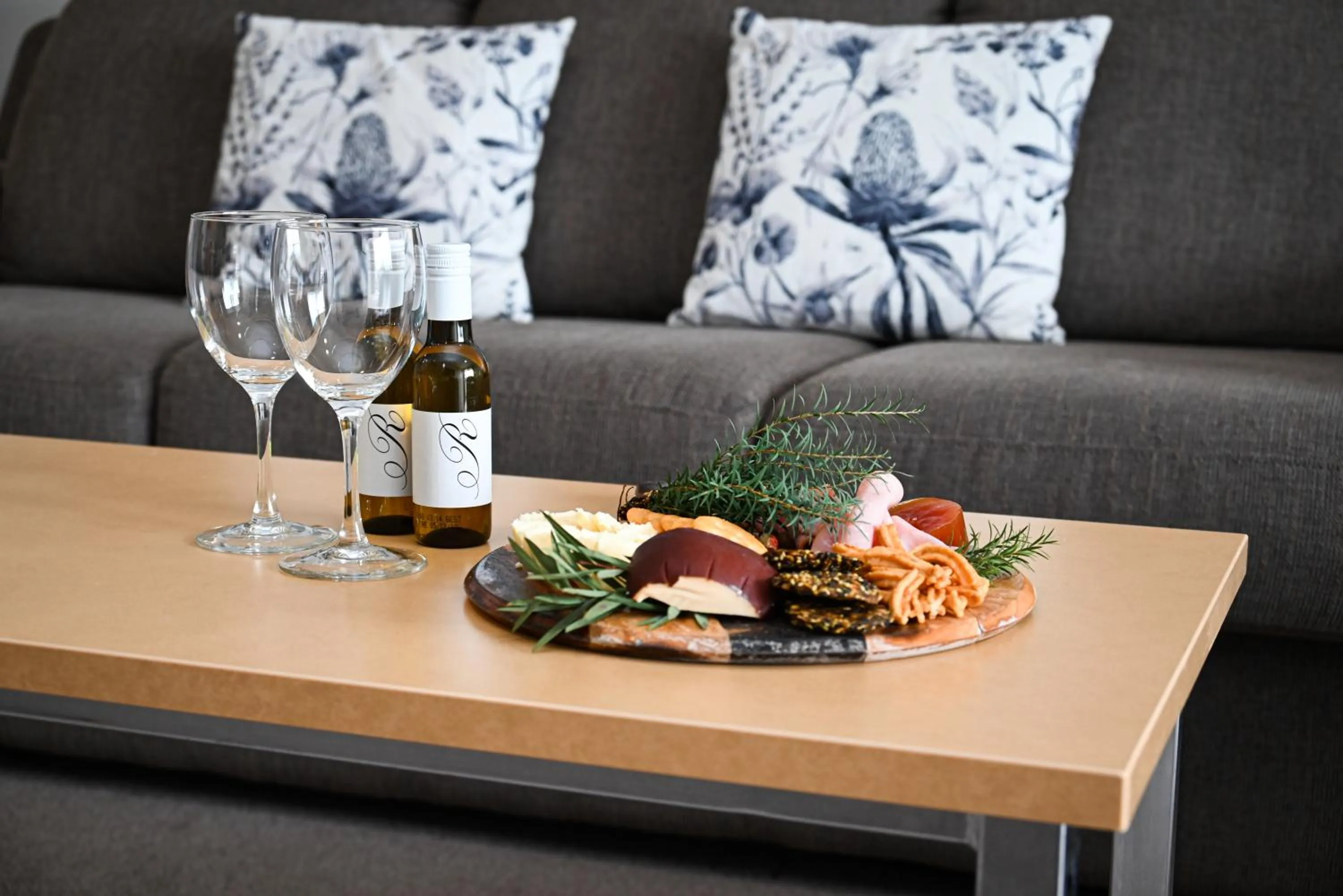 Food and drinks in Mansfield Apartments