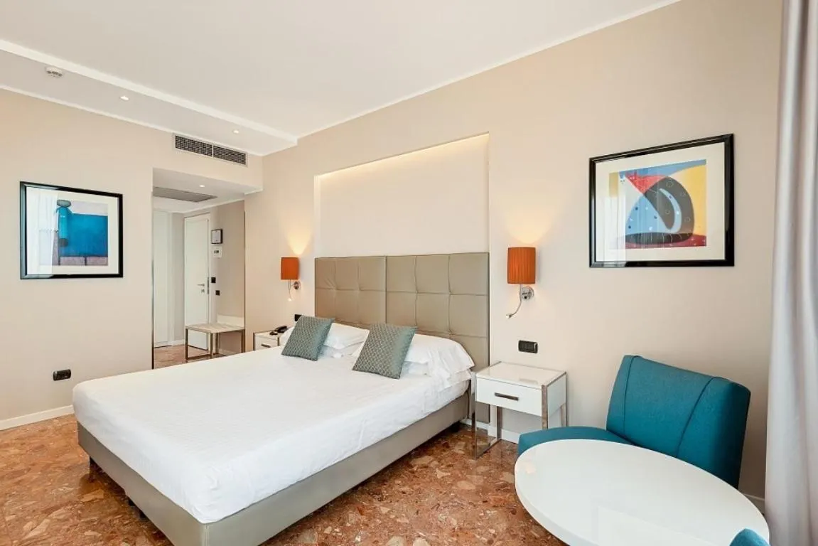 Bedroom, Bed in Hotel Excelsior