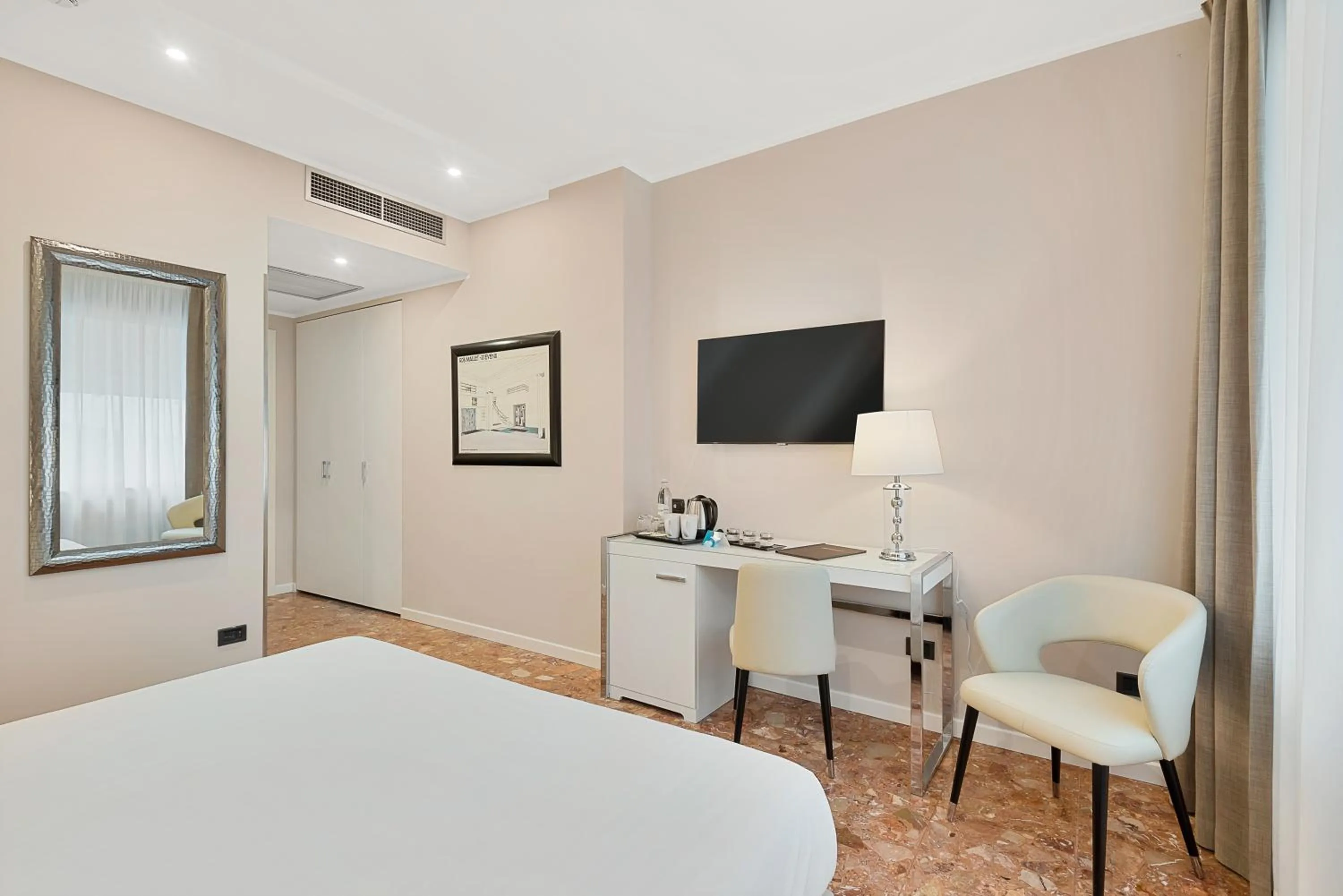 Bedroom, Bed in Hotel Excelsior