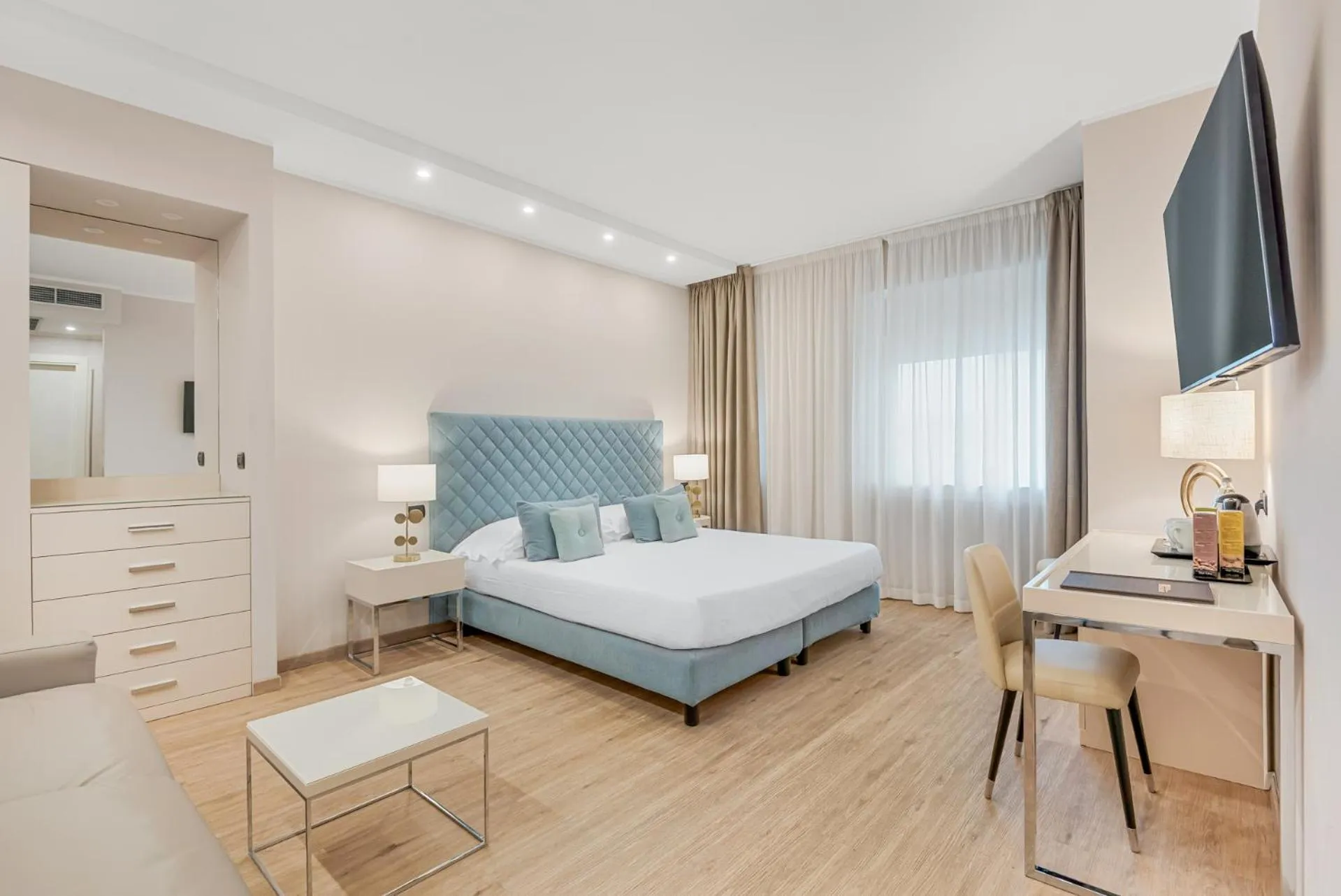 Bedroom, Bed in Hotel Excelsior