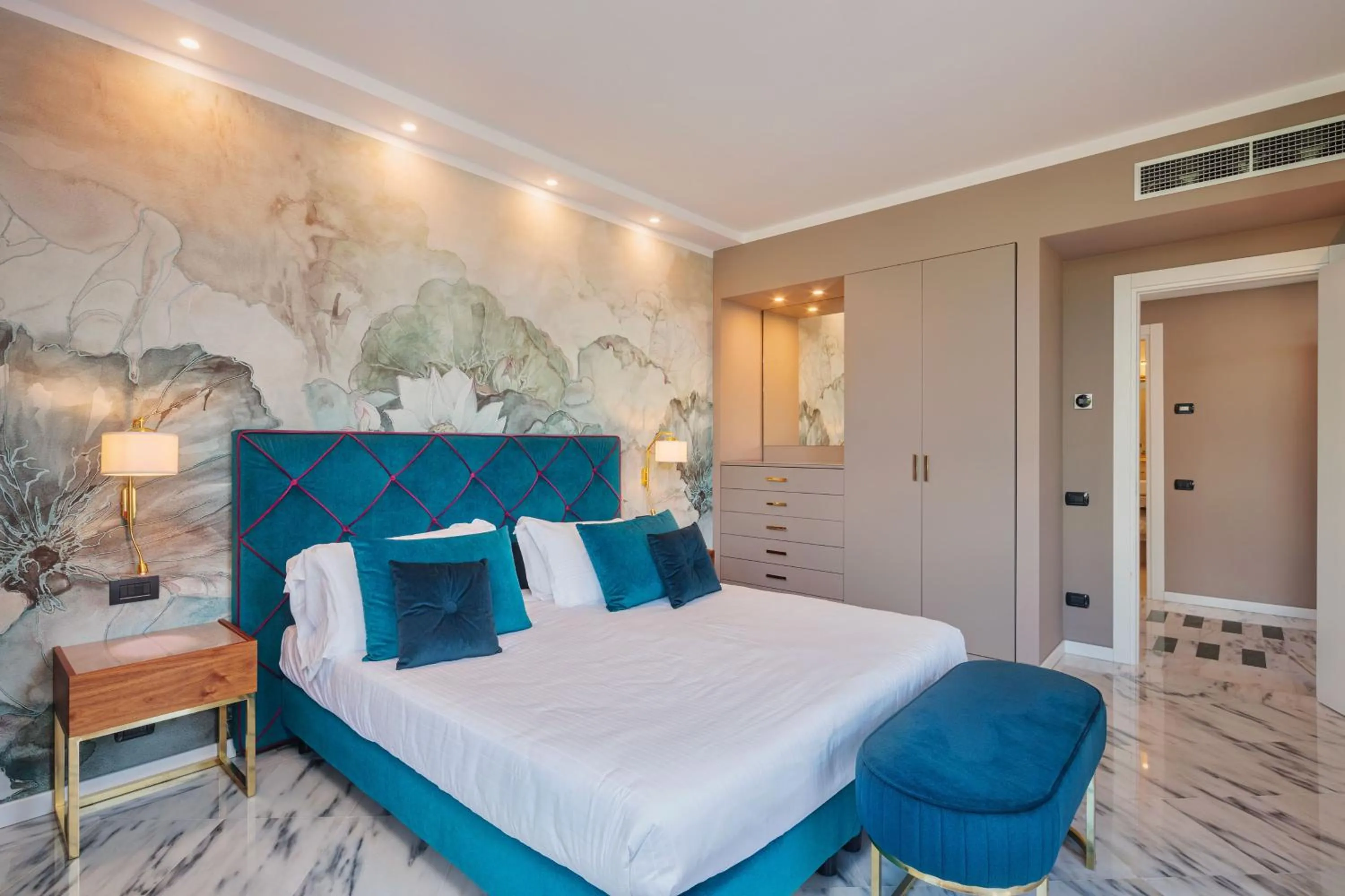 Bed in Hotel Excelsior