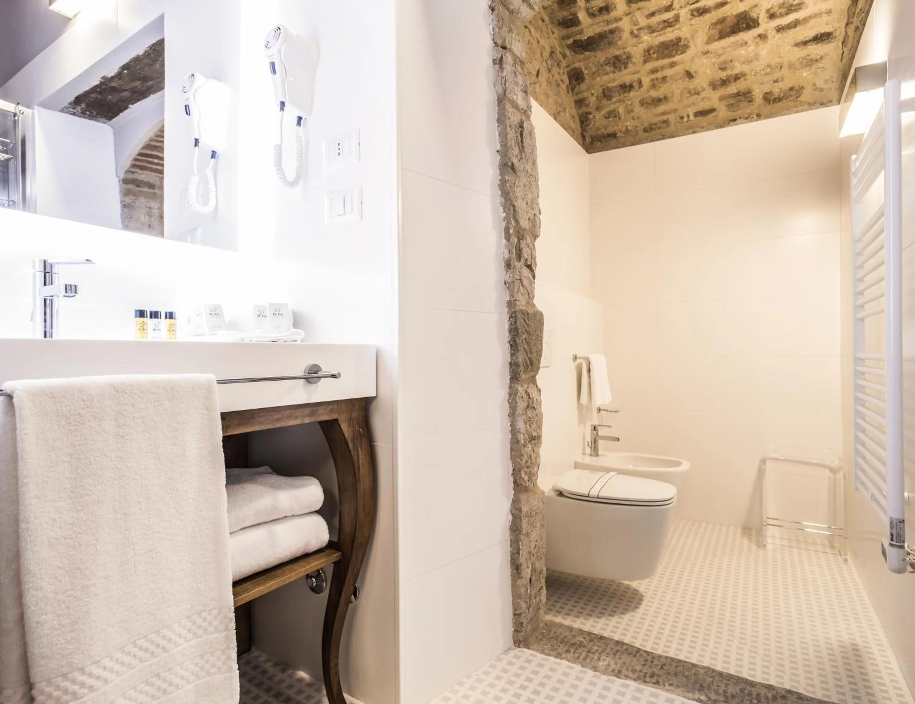 Bathroom in Palazzo Leopoldo Dimora Storica & Spa