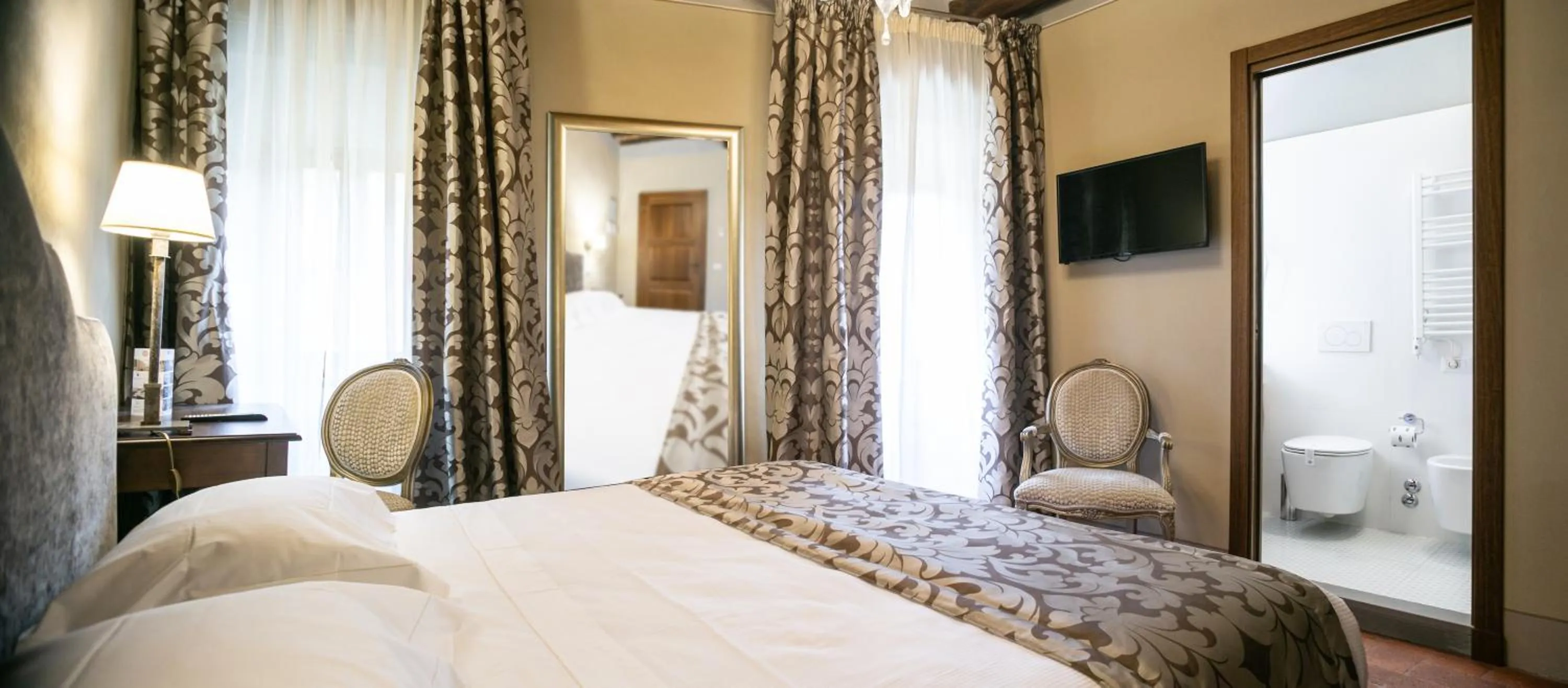 Bedroom, Bed in Palazzo Leopoldo Dimora Storica & Spa