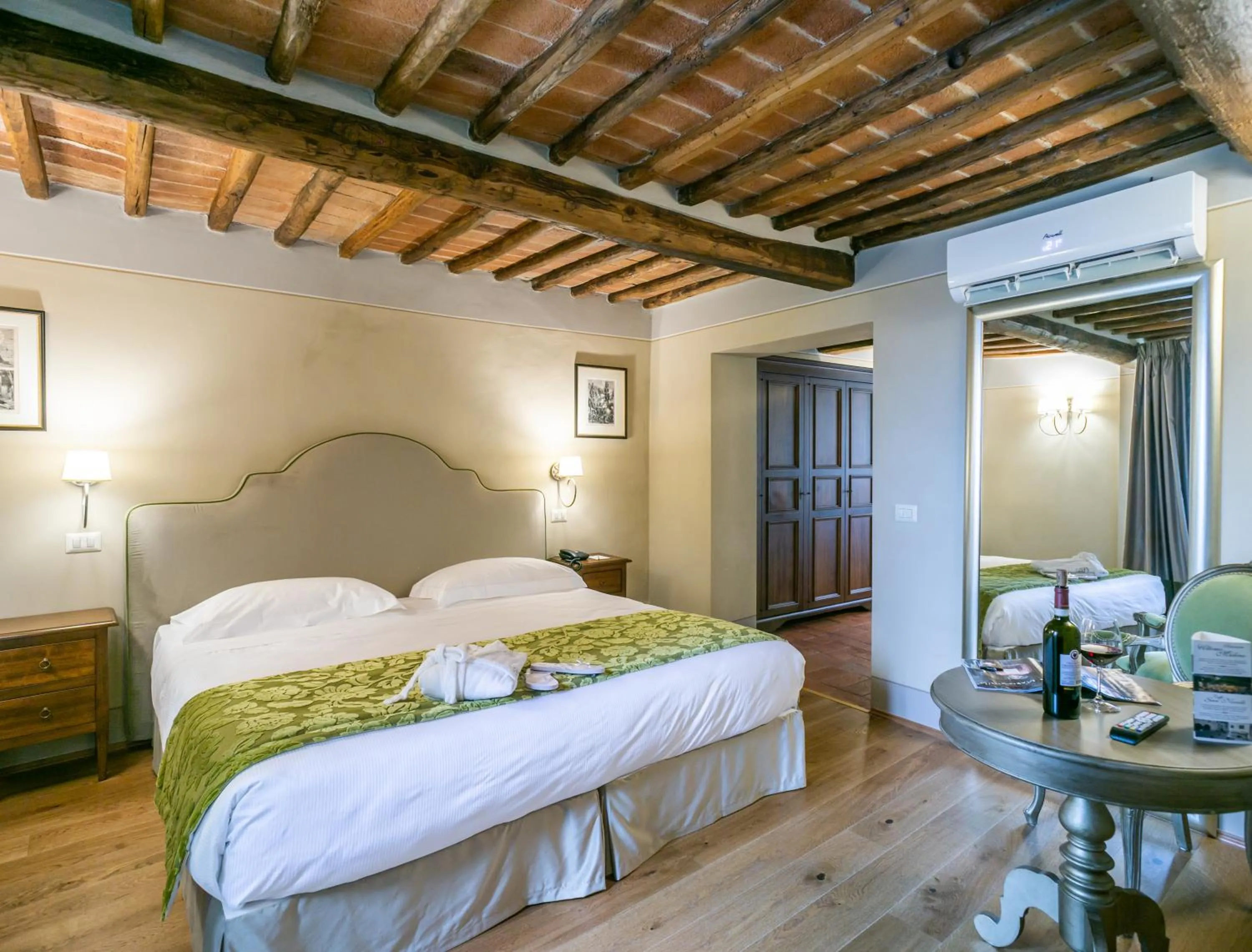 Bedroom, Bed in Palazzo Leopoldo Dimora Storica & Spa