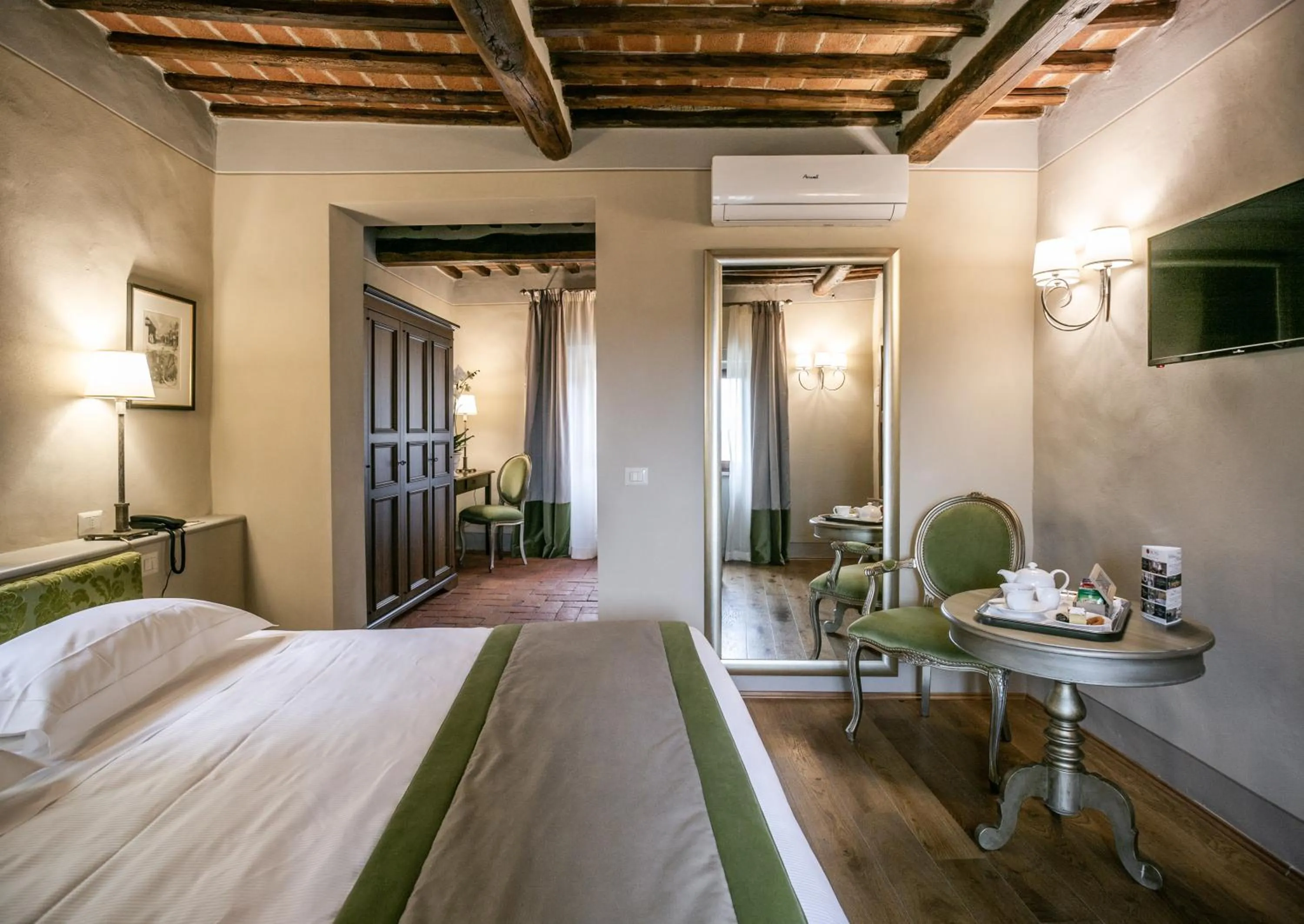 Bedroom, Bed in Palazzo Leopoldo Dimora Storica & Spa