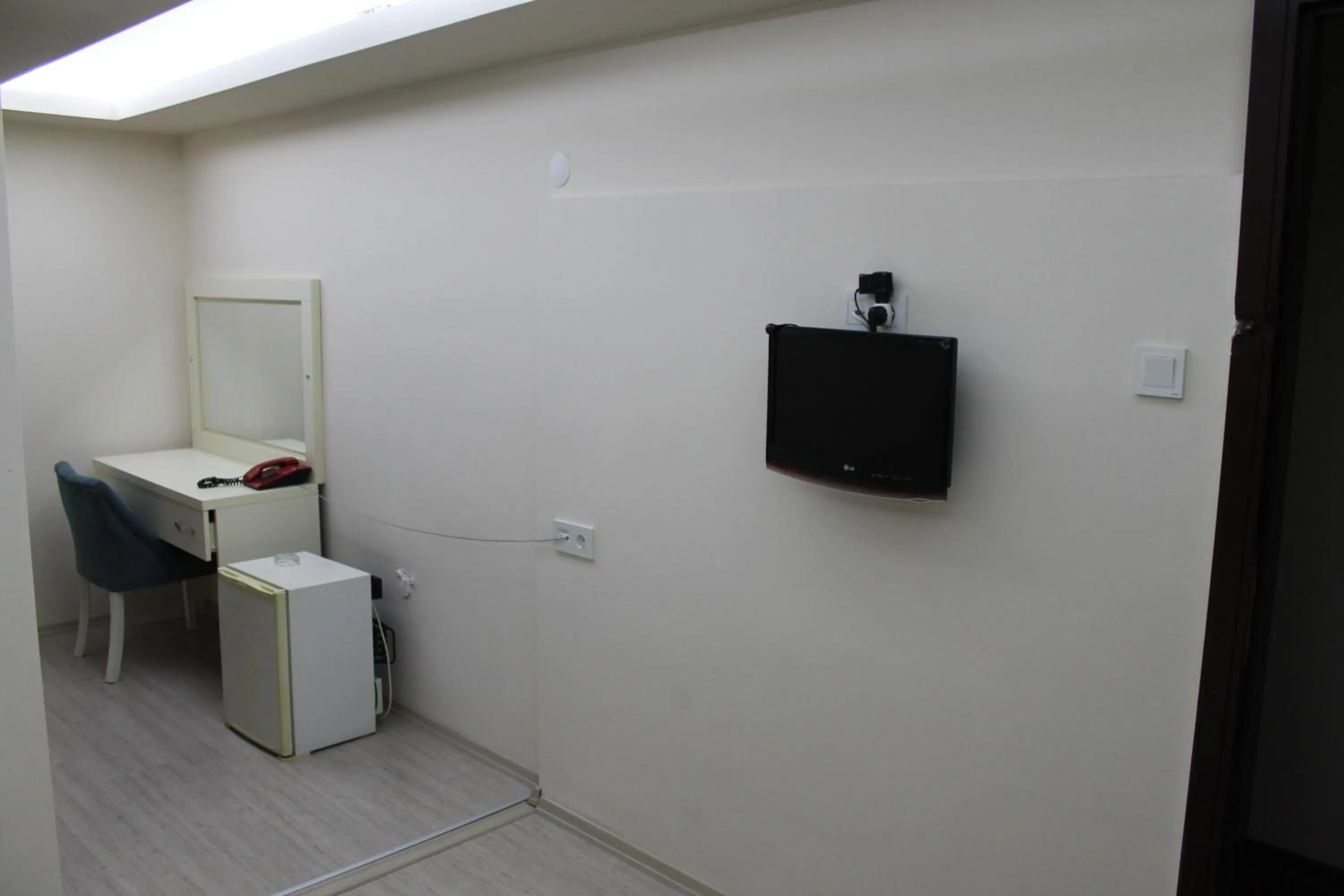 Photo of the whole room in Hotel Abro Necatibey