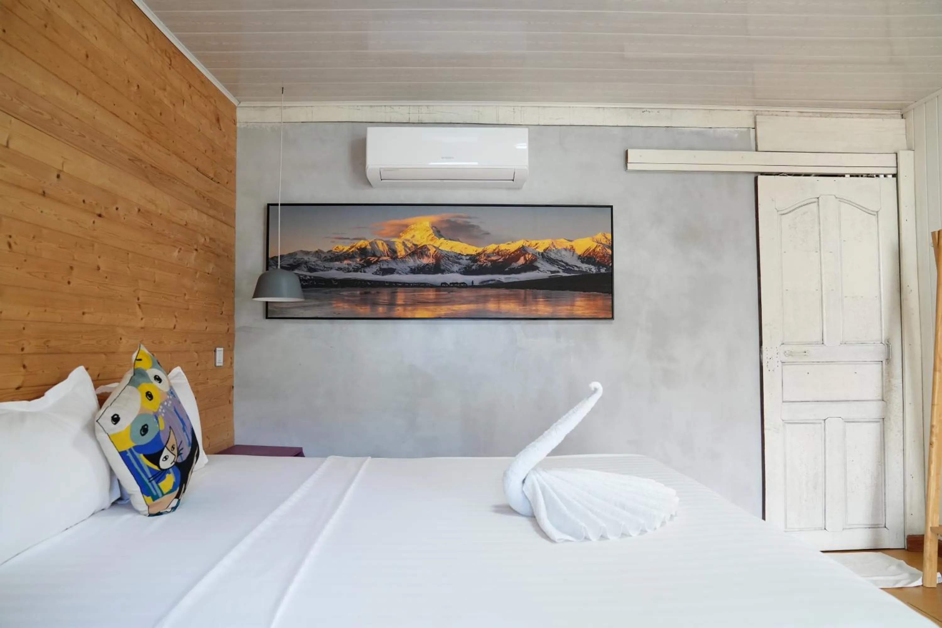 View (from property/room), Bed in Sandy Beach Bungalows by EHM