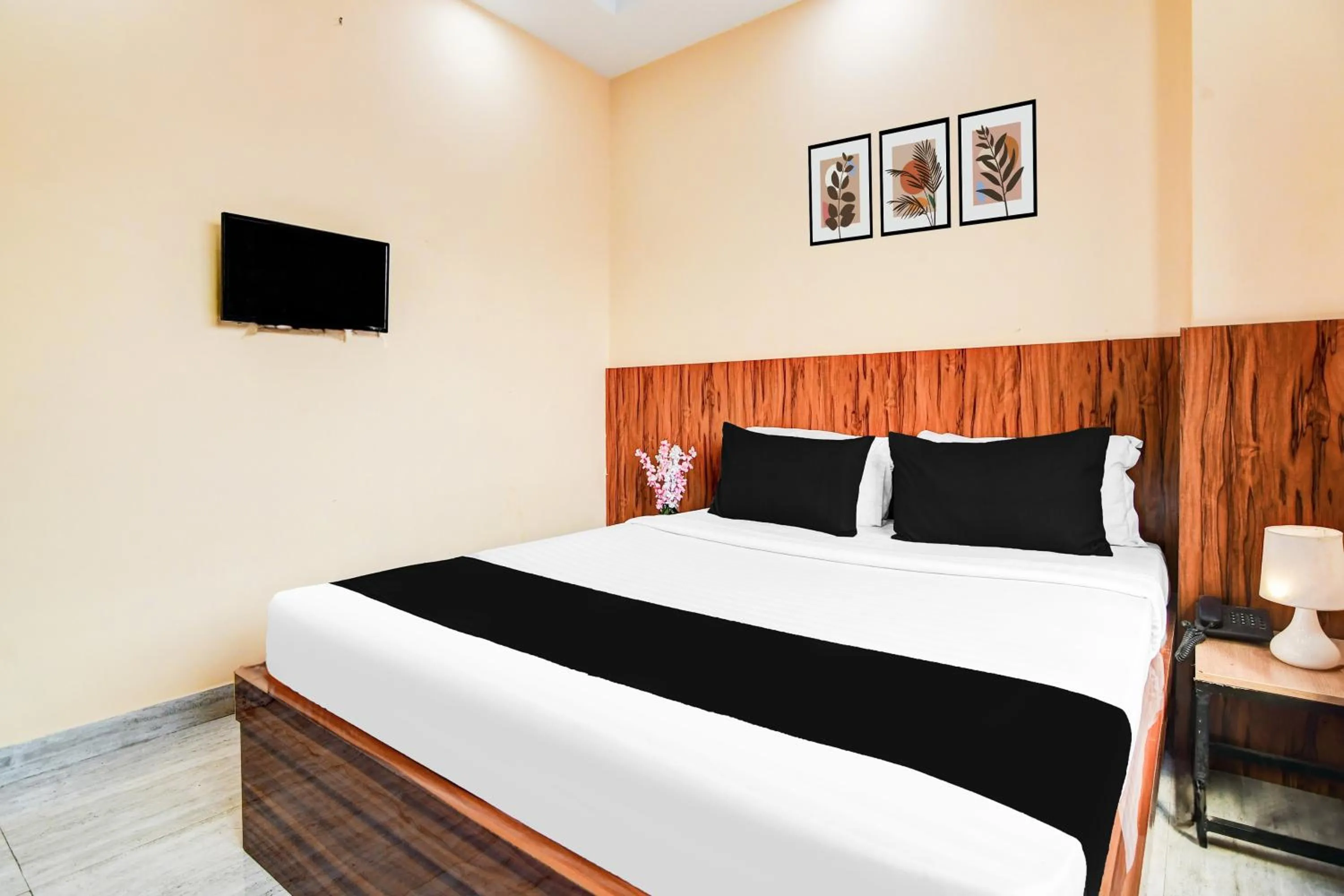 Bedroom, Bed in Super Hotel O DumDum Thana More Formerly Bimla Regency