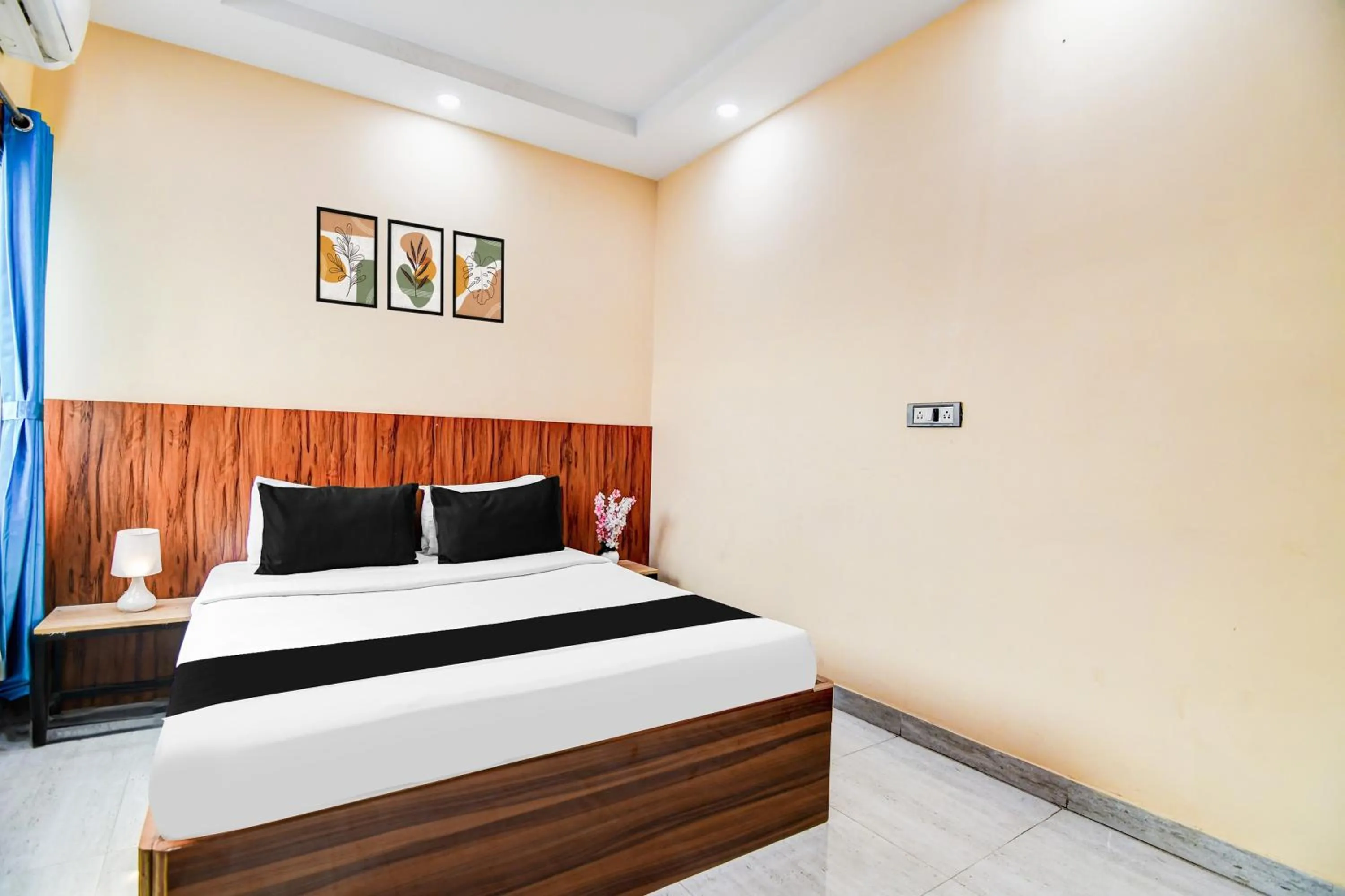 Bedroom, Bed in Super Hotel O DumDum Thana More Formerly Bimla Regency