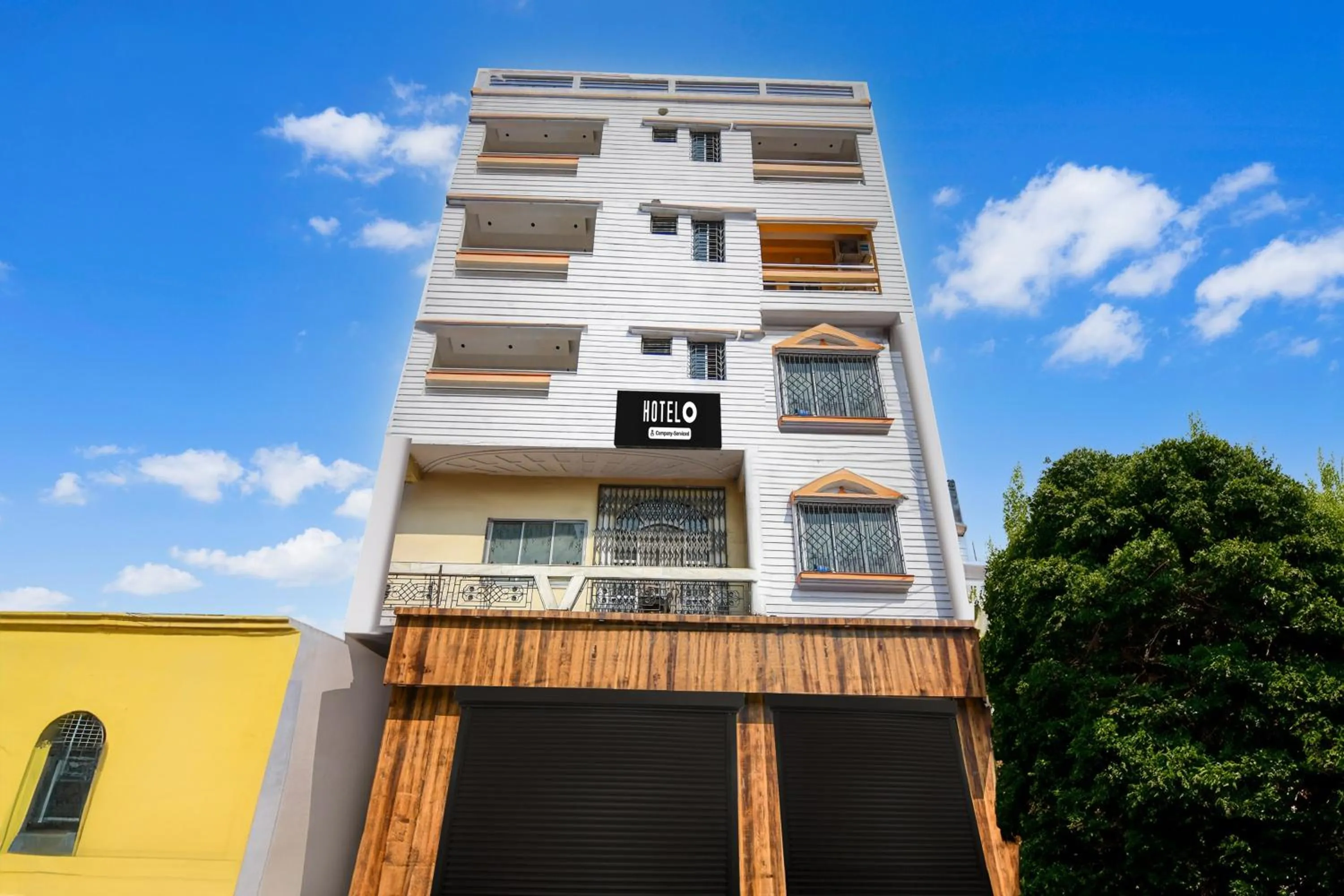 Facade/entrance in Super Hotel O DumDum Thana More Formerly Bimla Regency