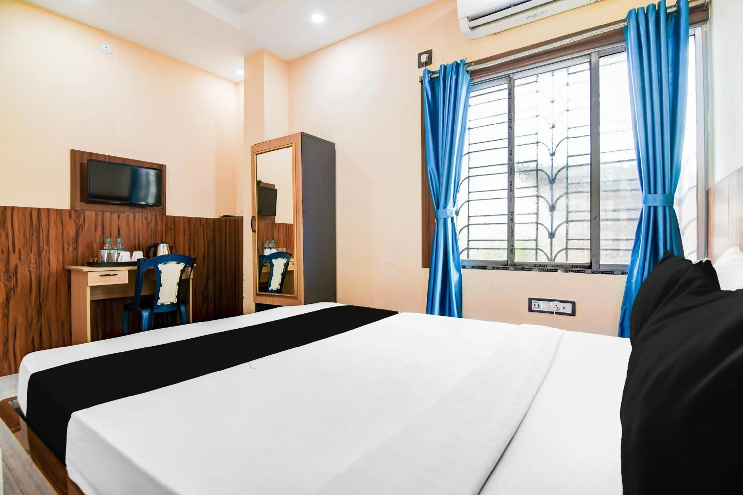 Bedroom, Bed in Super Hotel O DumDum Thana More Formerly Bimla Regency