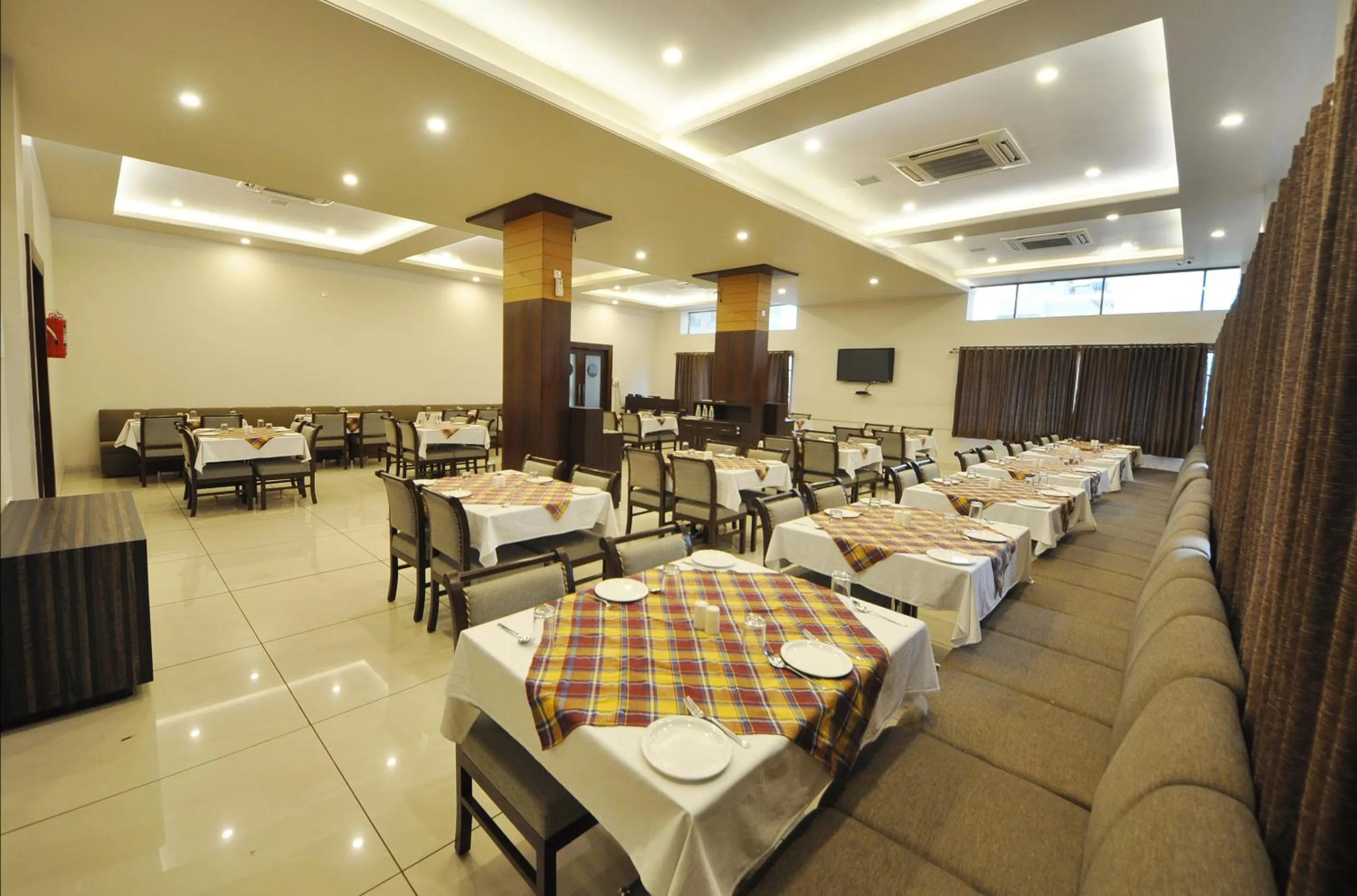 Restaurant/places to eat in Hotel K Square