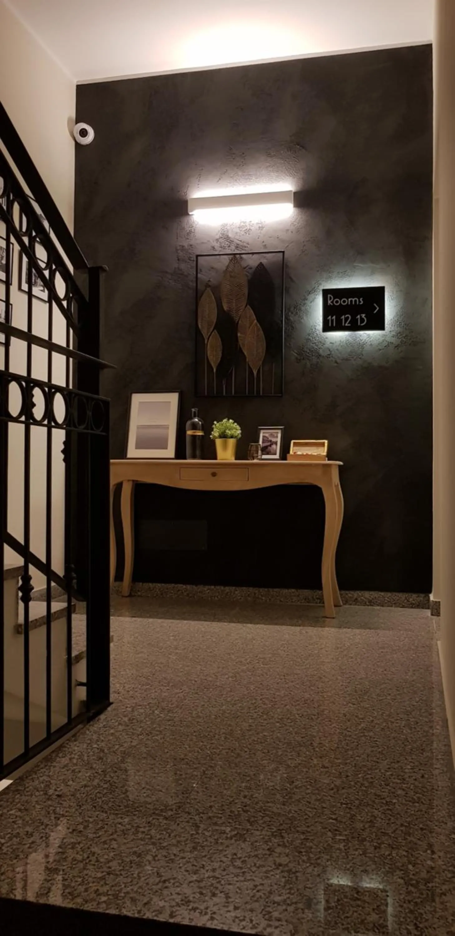 Lobby or reception in Bed Milano Linate