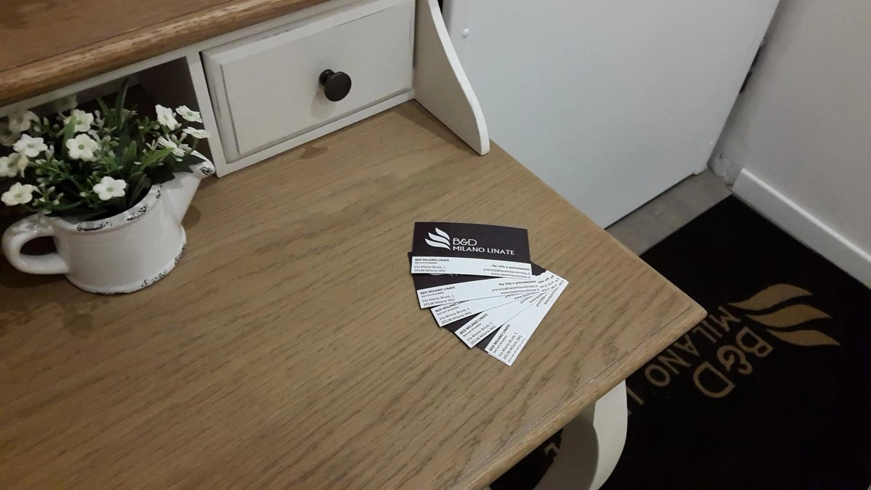 Property logo or sign in Bed Milano Linate